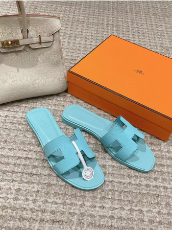UA Hermès Oran sandal
