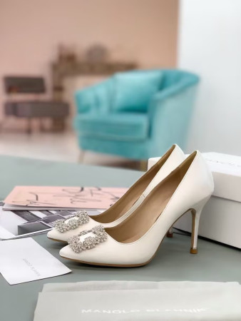 UA Manolo Blahnik Hangisi Jewel Buckle Pumps