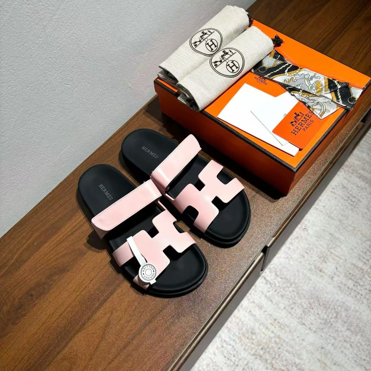 UA Hermès Chypre Sandal