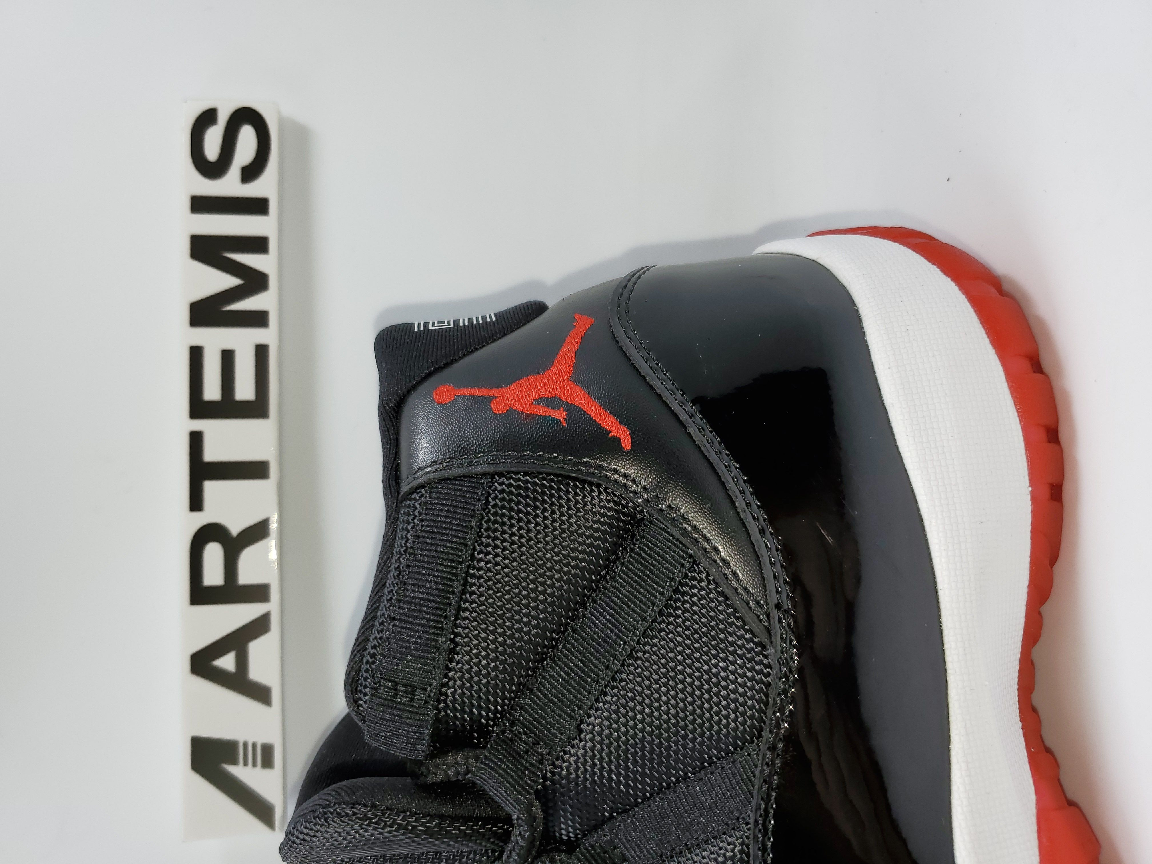 Air Jordan 11 Retro Playoffs (2012)