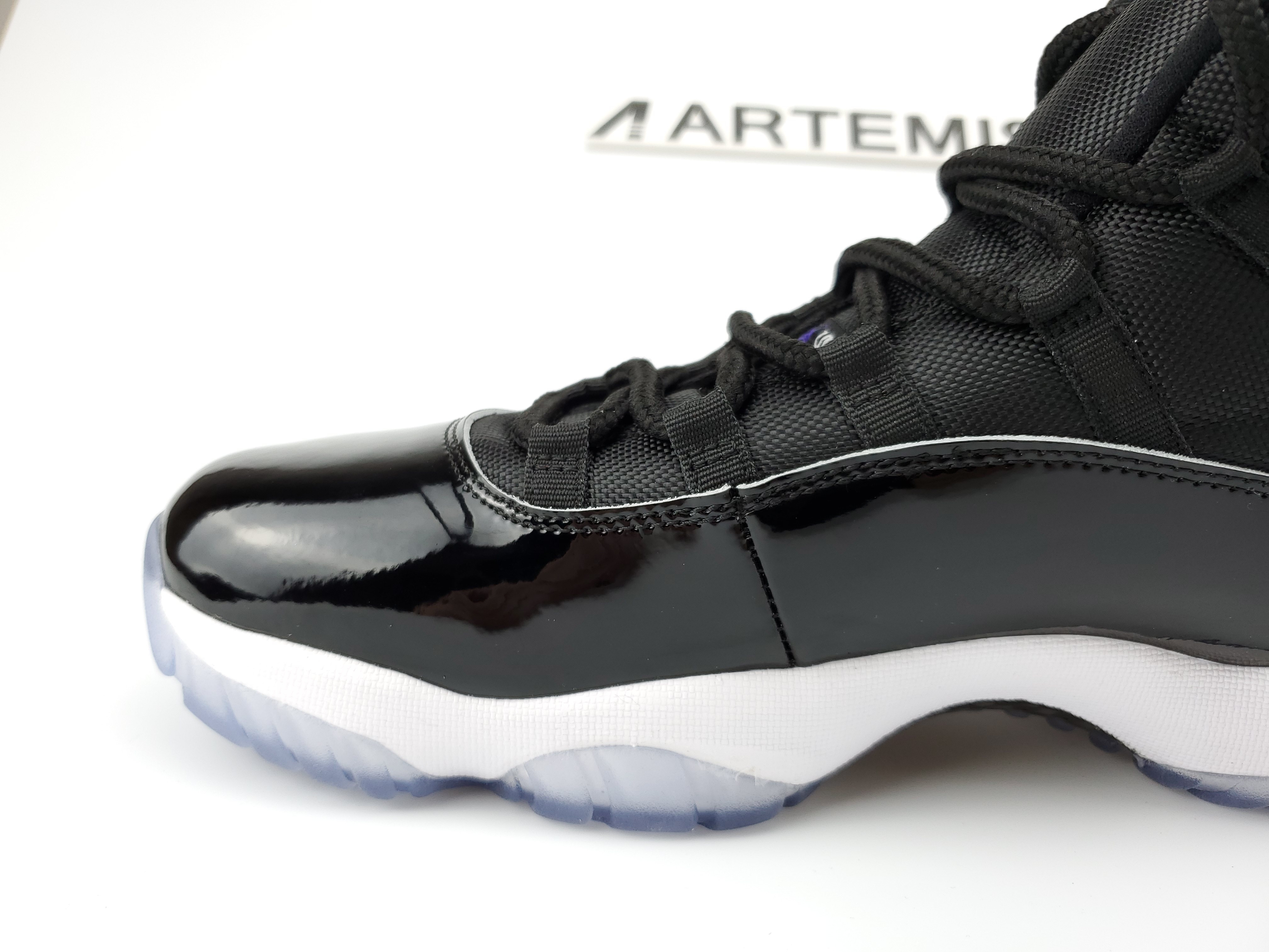 Jordan 11 Retro Space Jam (2016)