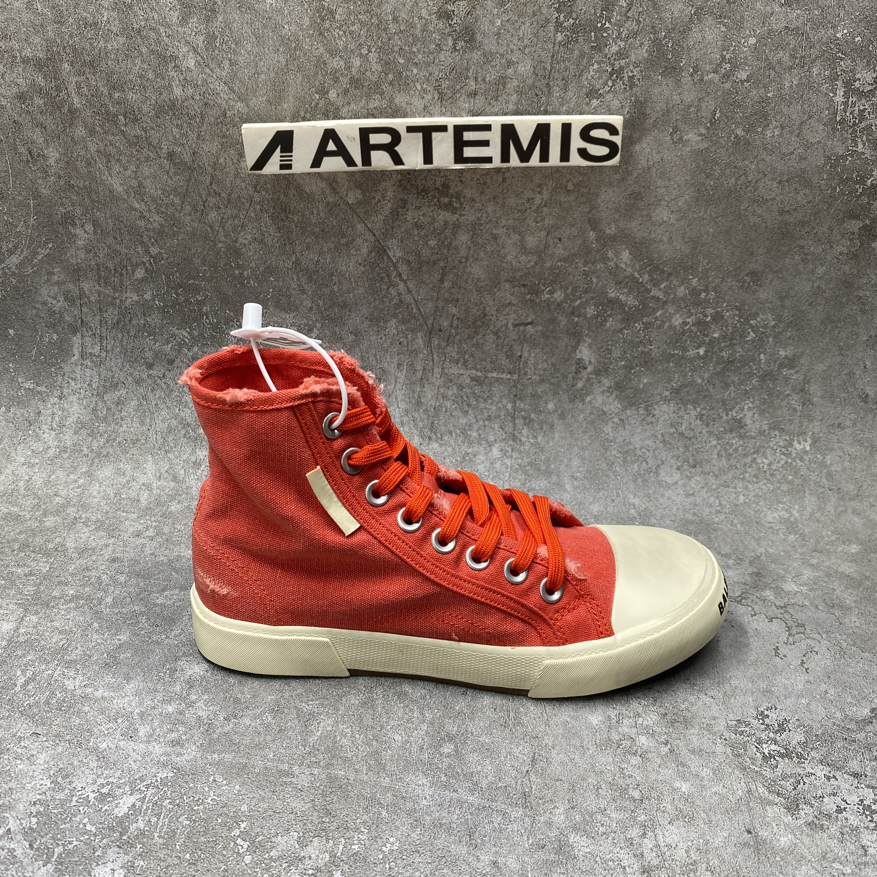 PARIS HIGH TOP SNEAKER IN RED