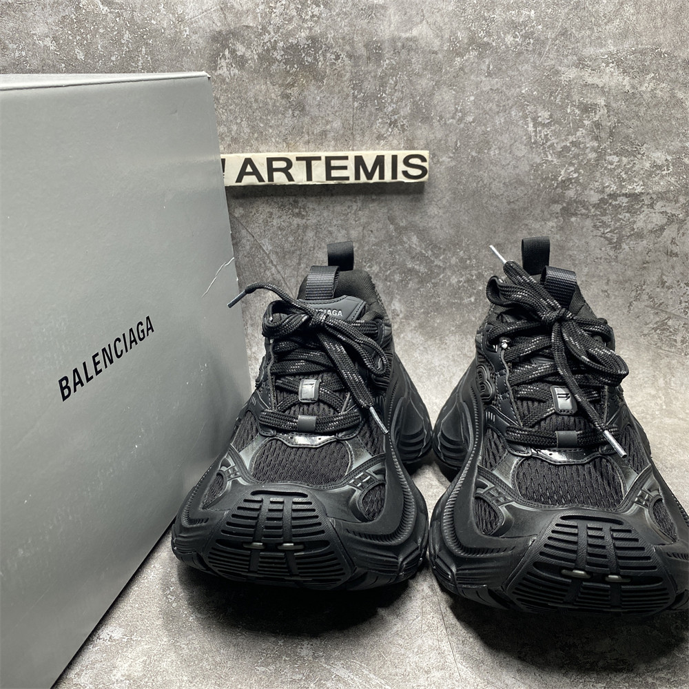 Balenciga 10XL Sneakers Black