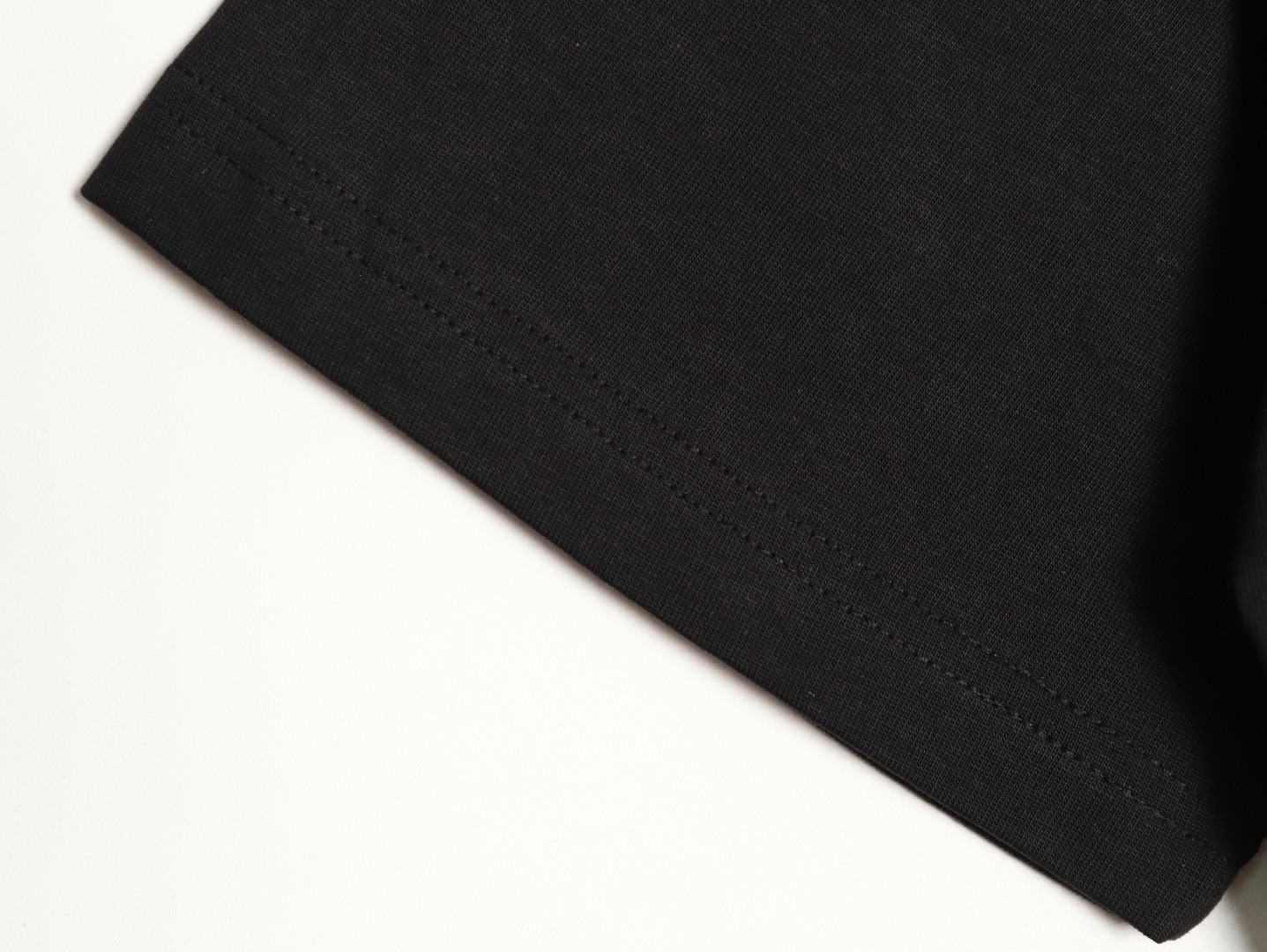 G*u*i x ba*len*cia*ga 25ss short-sleeved t-shirt