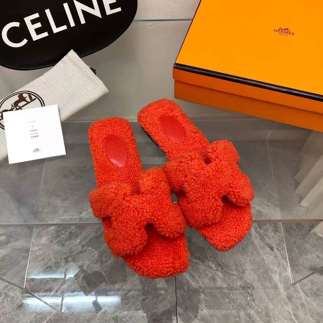 UA Hermès Oran sandal