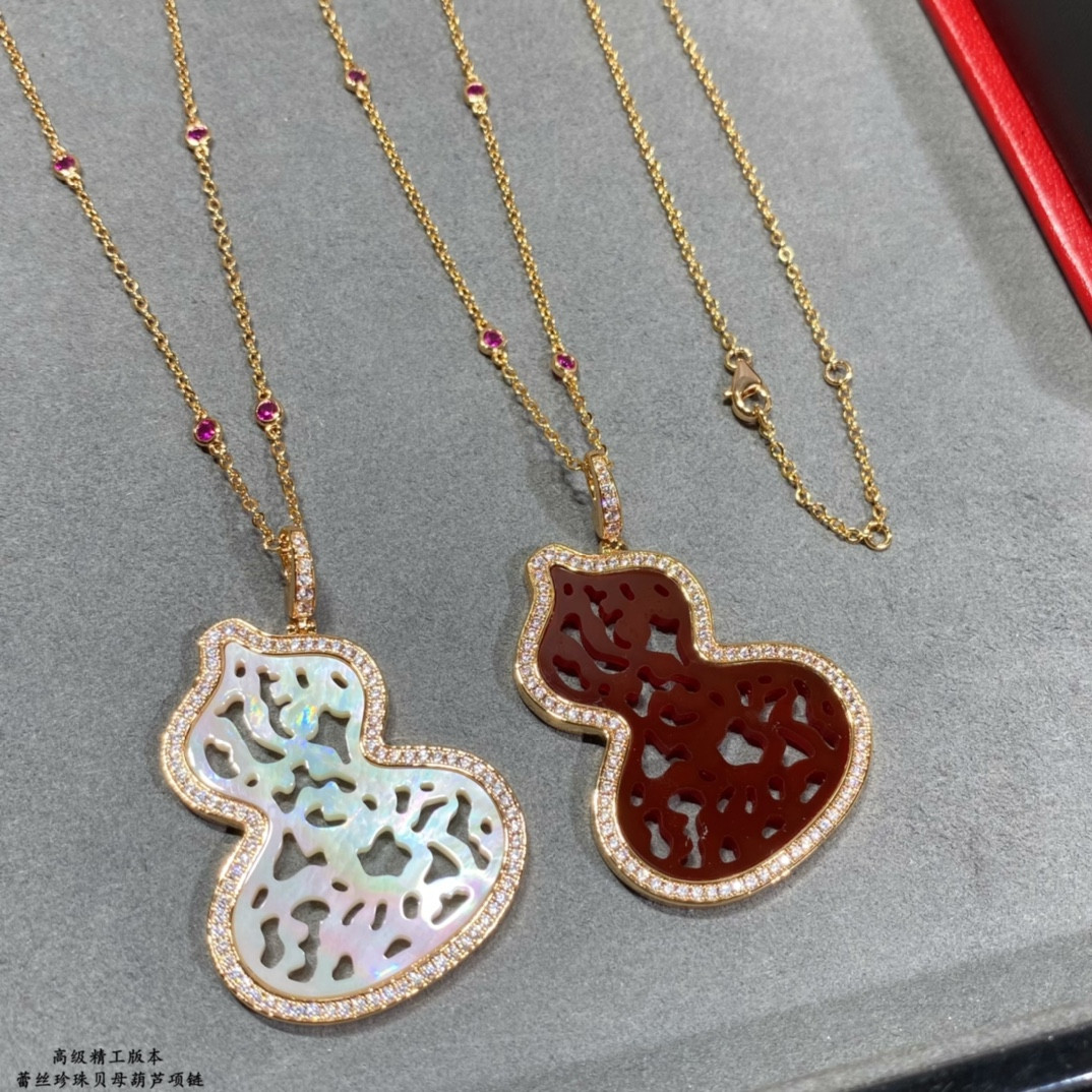 Qeelin Large Hollow Gourd Necklace