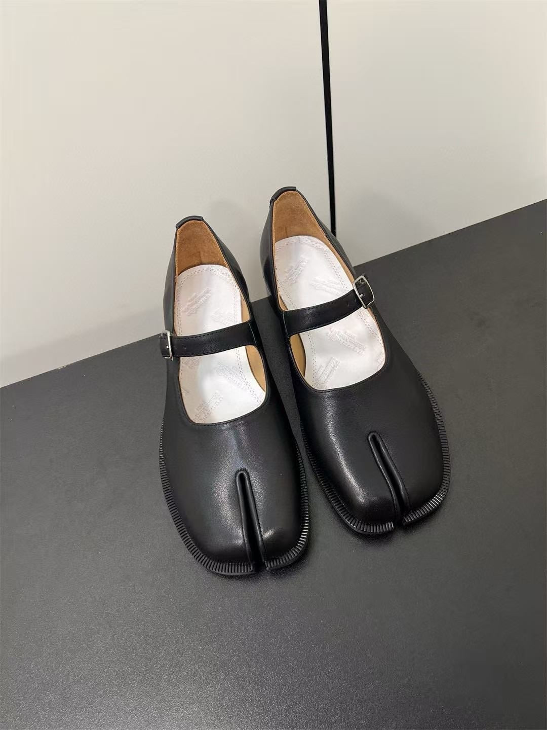 ua ma*s*n Ma*i*la mary jane shoes