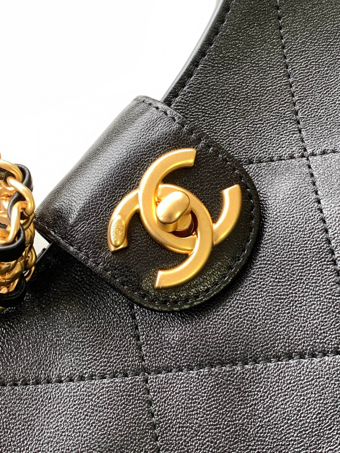 Ch*el hobo bag as5410 27x 23x 21cm