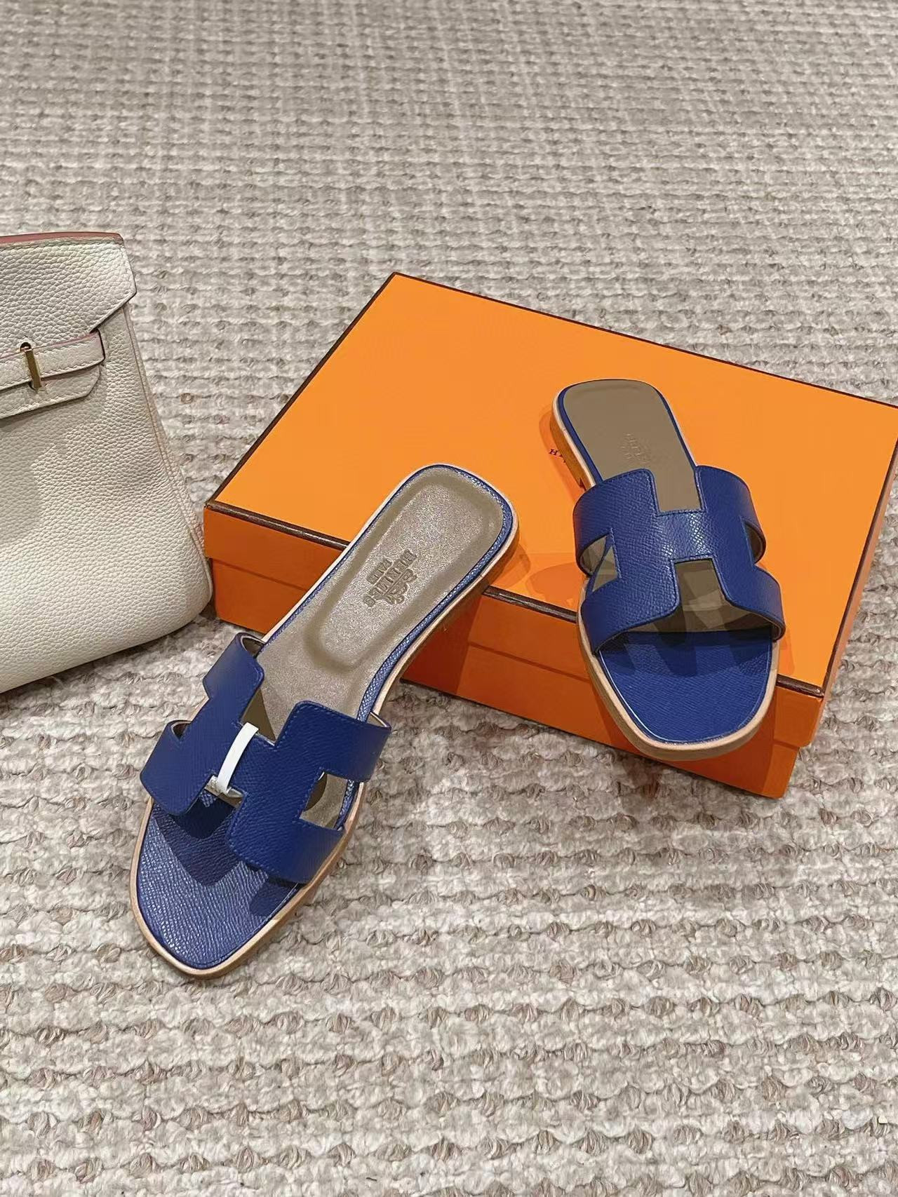 UA Hermès Oran sandal