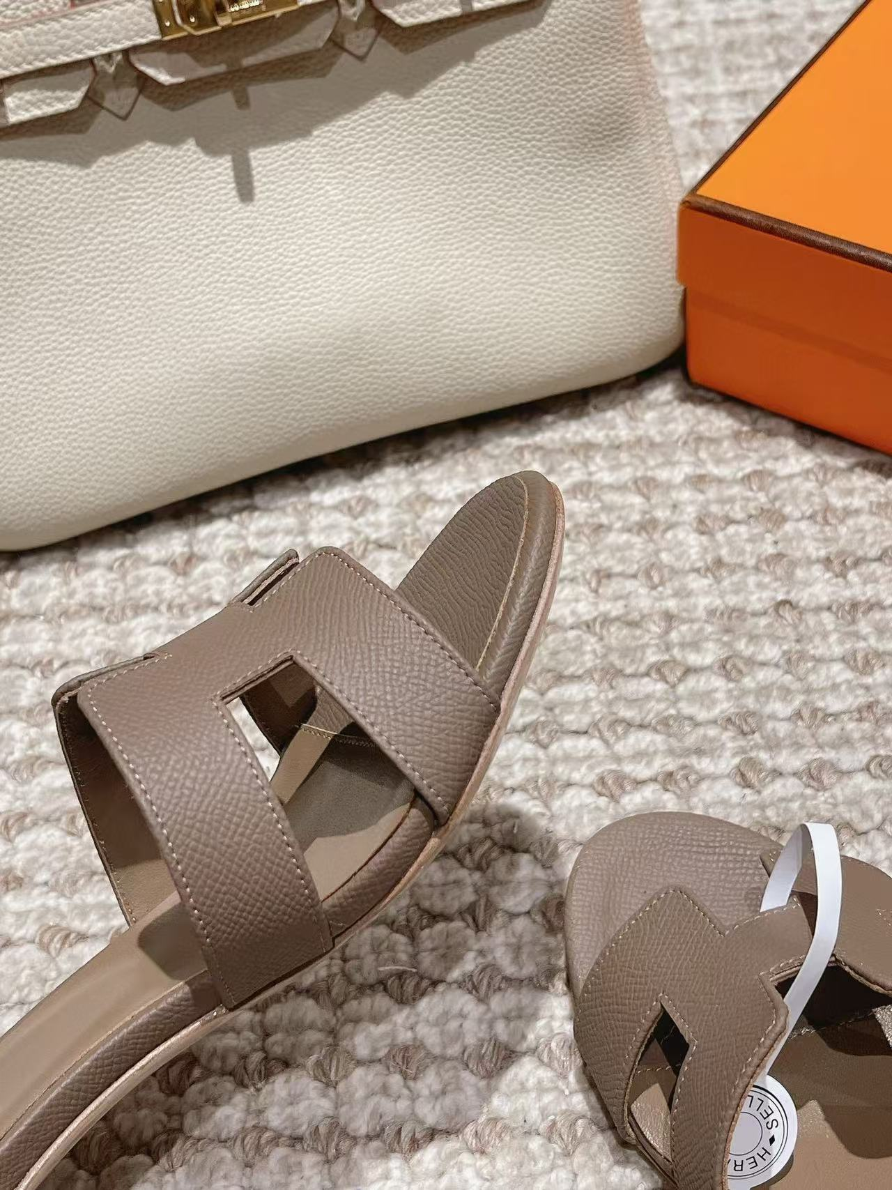 UA Hermès Oasis sandal