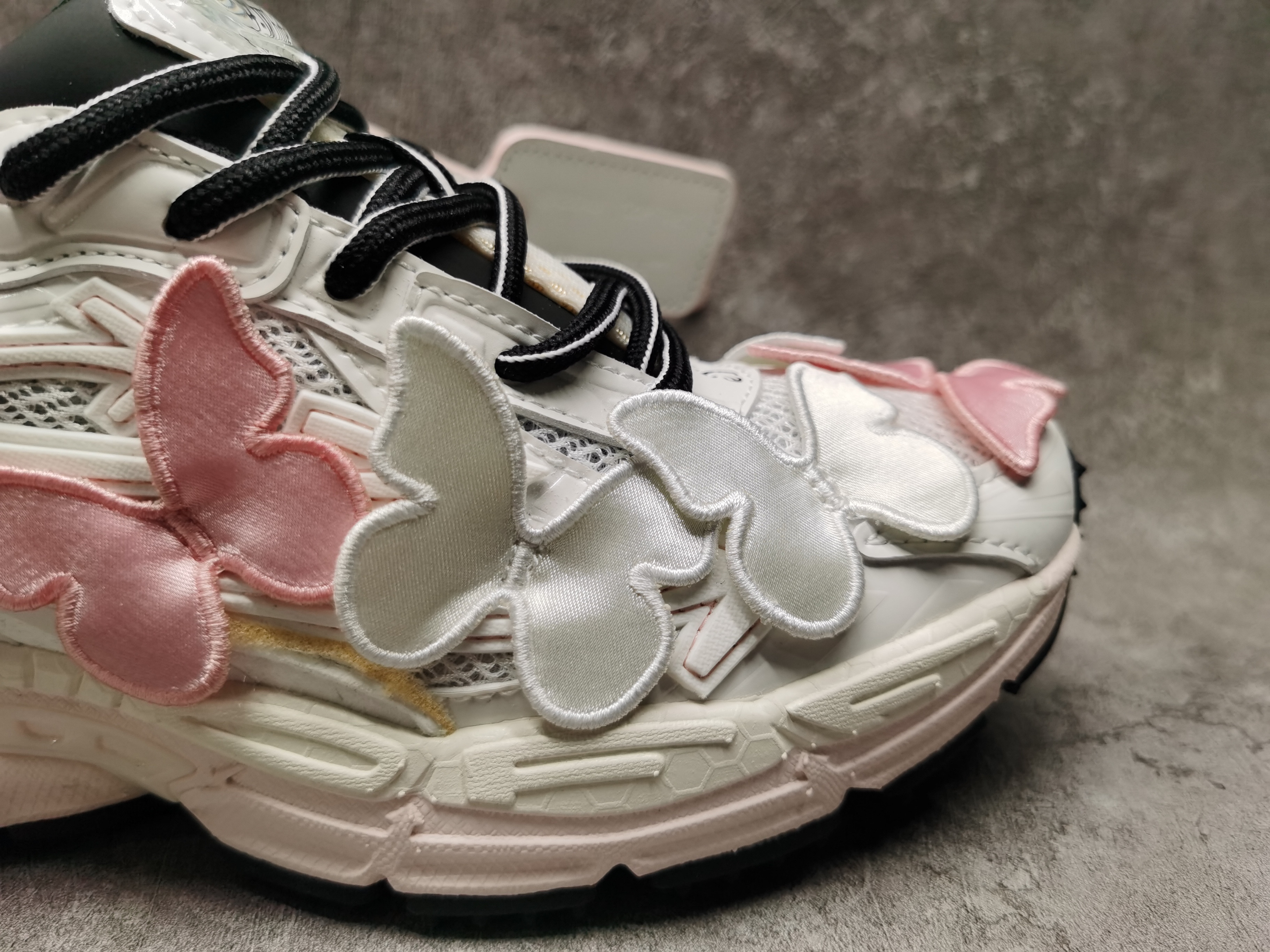 UA Off-White "BE RIGHT BACK"