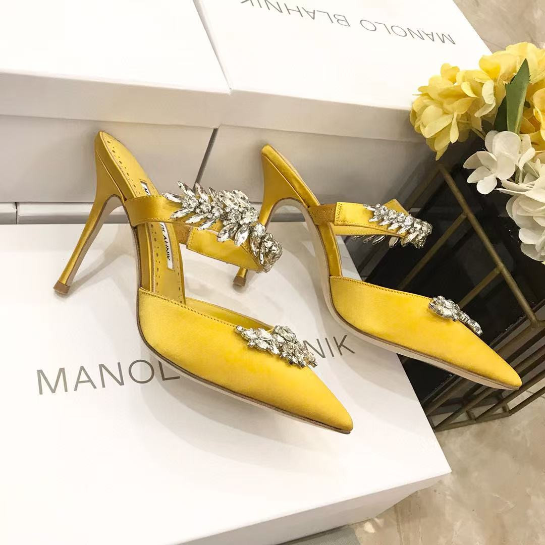 UA MANOLO BLAHNIK Shoes