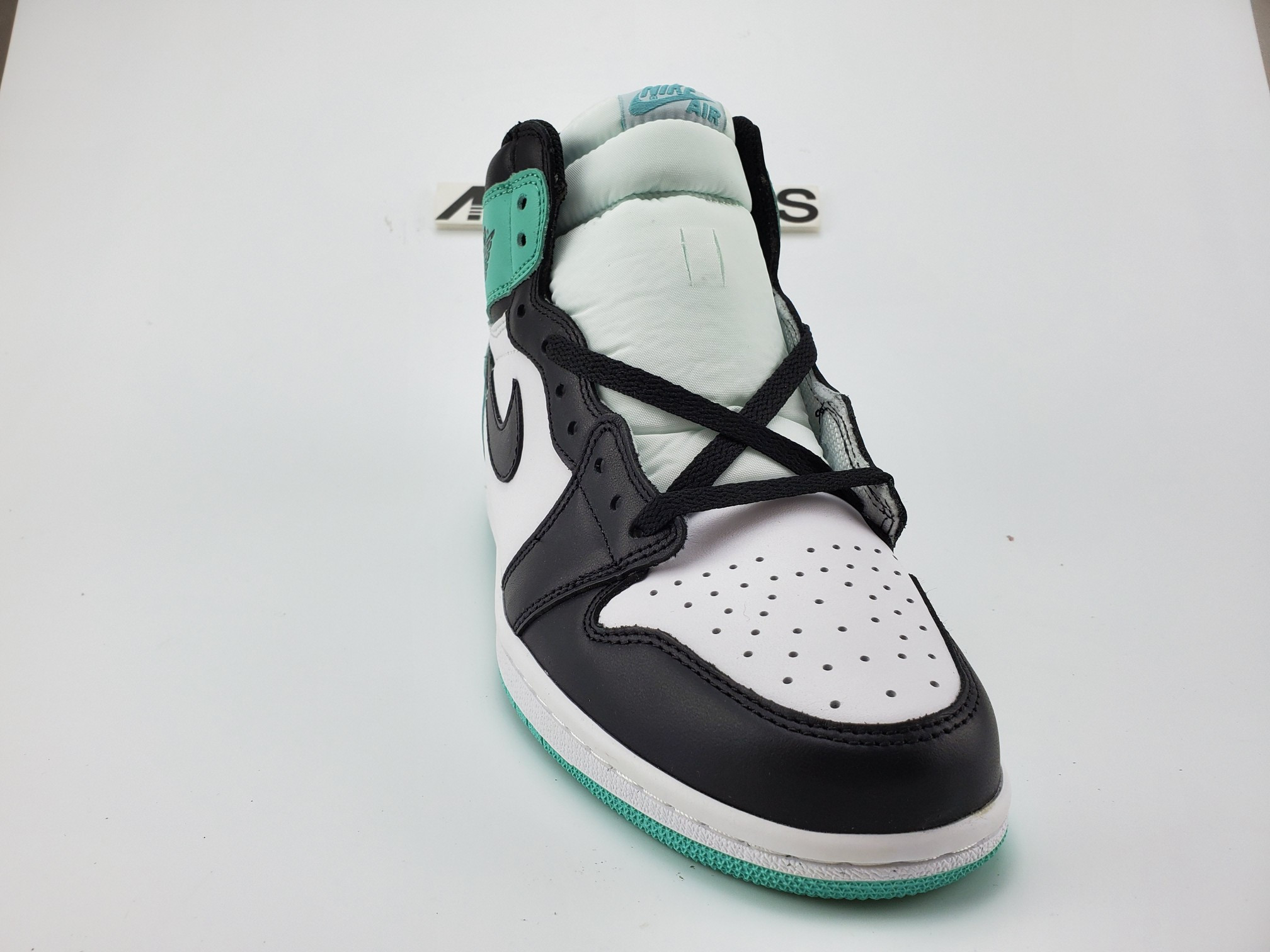 Jordan 1 Retro High Igloo