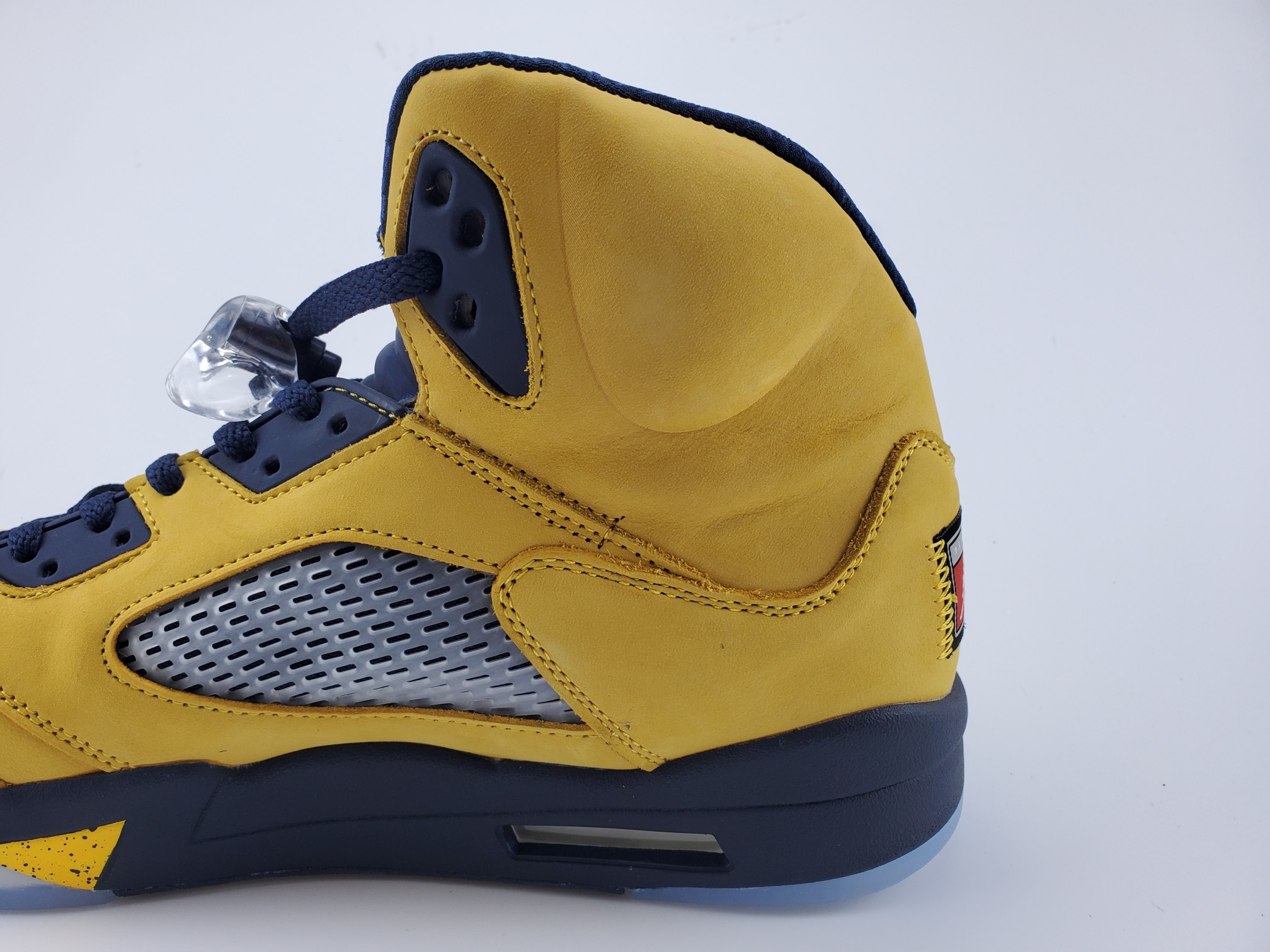 Jordan 5 Retro Michigan 2019