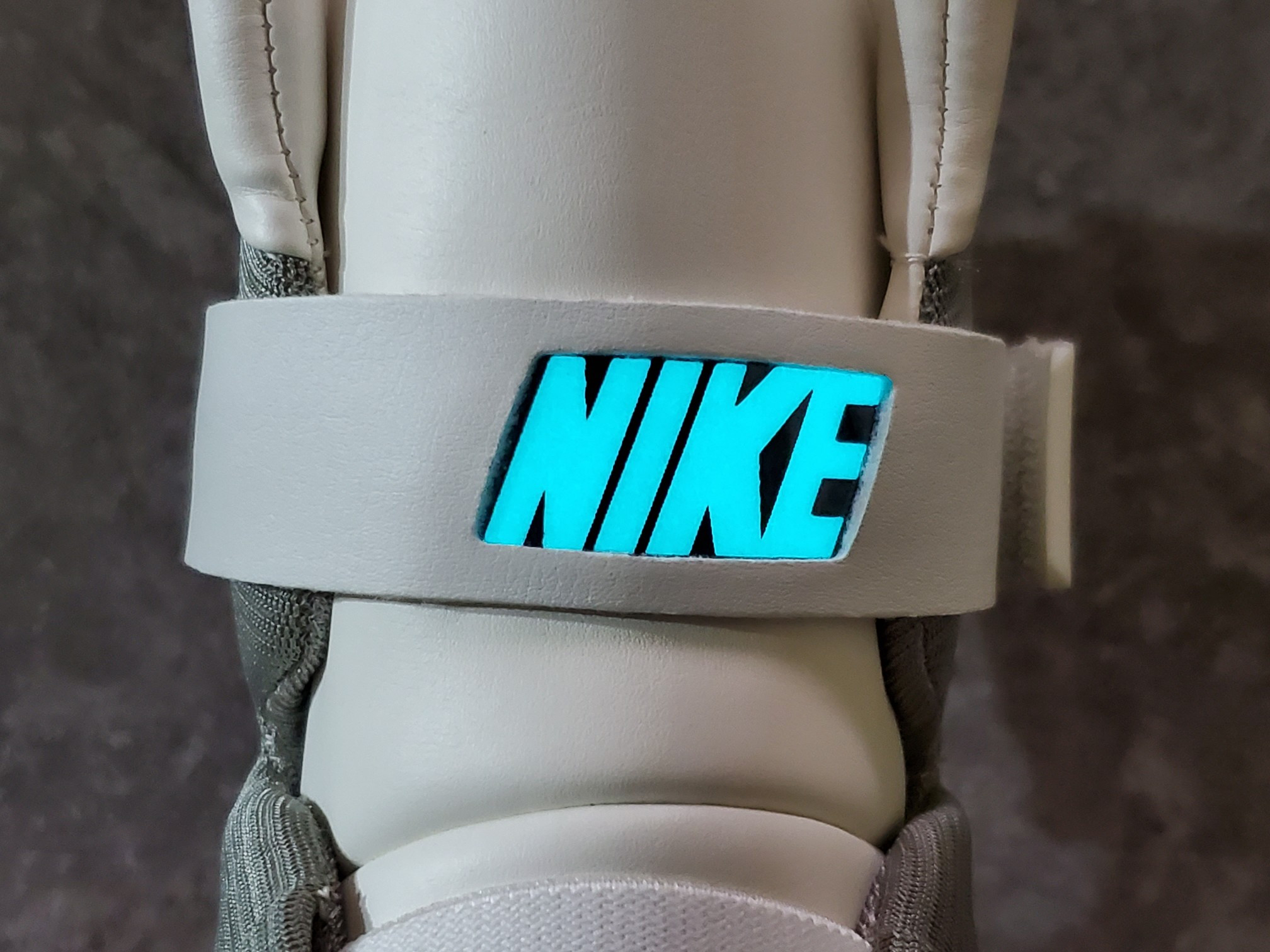 Nike Mag 