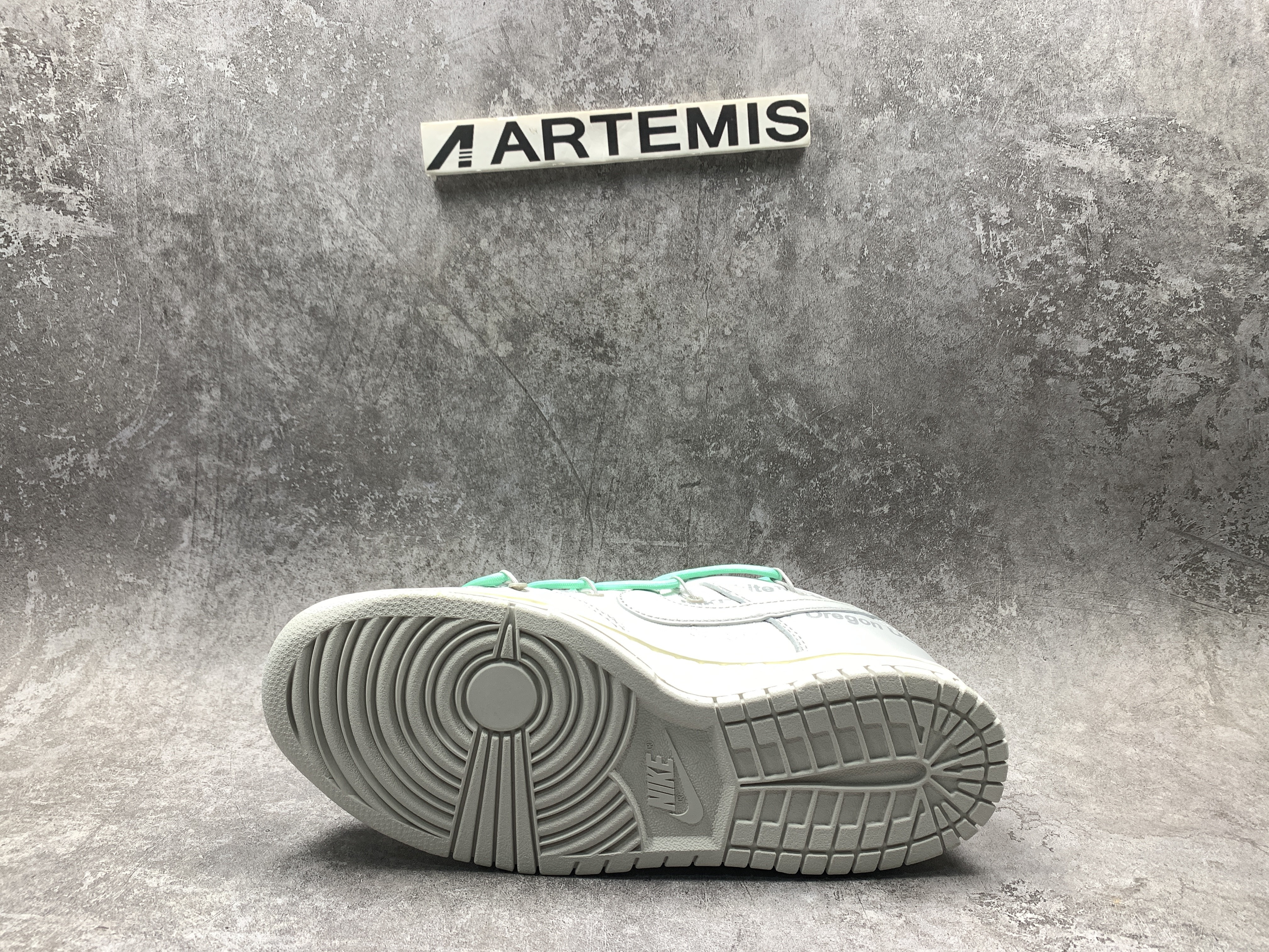 Nike Dunk Low x Off-White