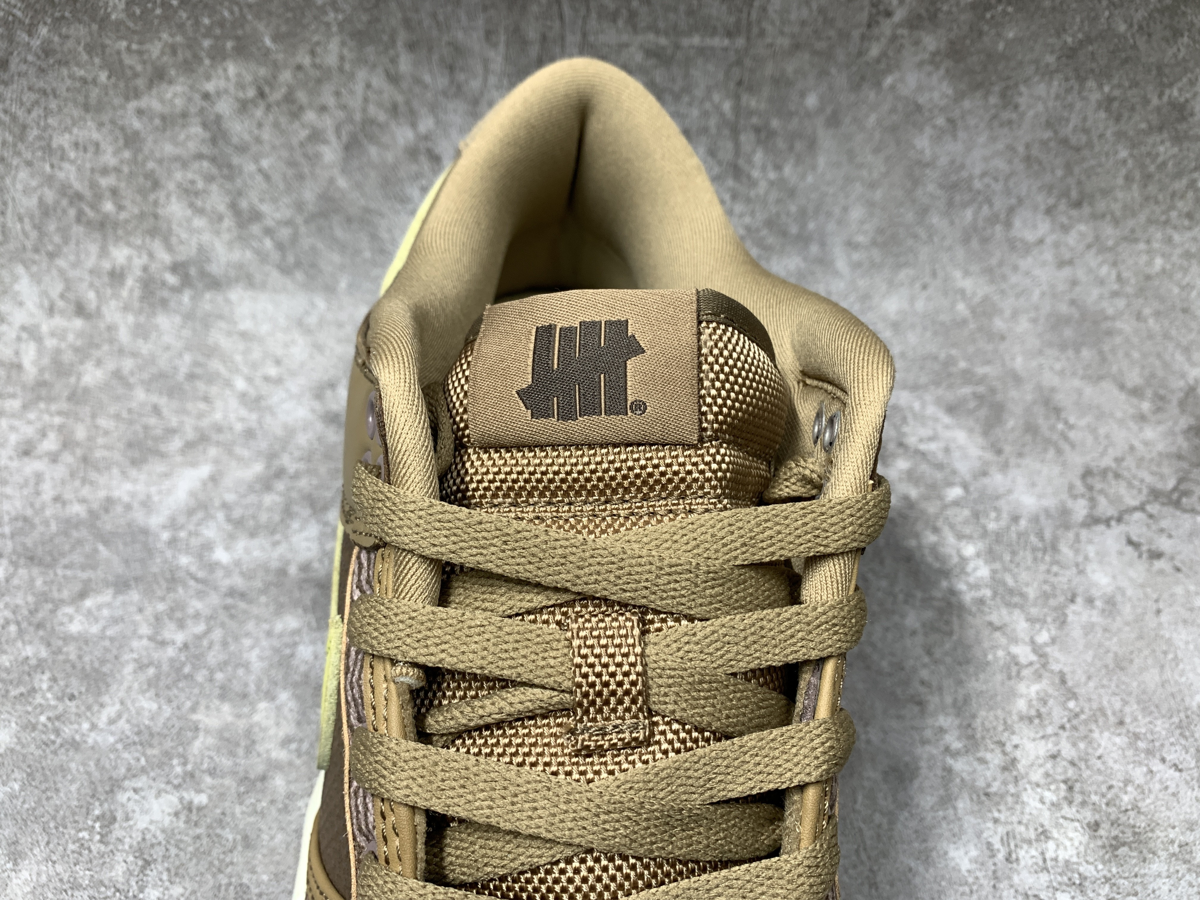 Nike Dunk Low SP UNDEFEATED Canteen Dunk vs. AF1 Pack