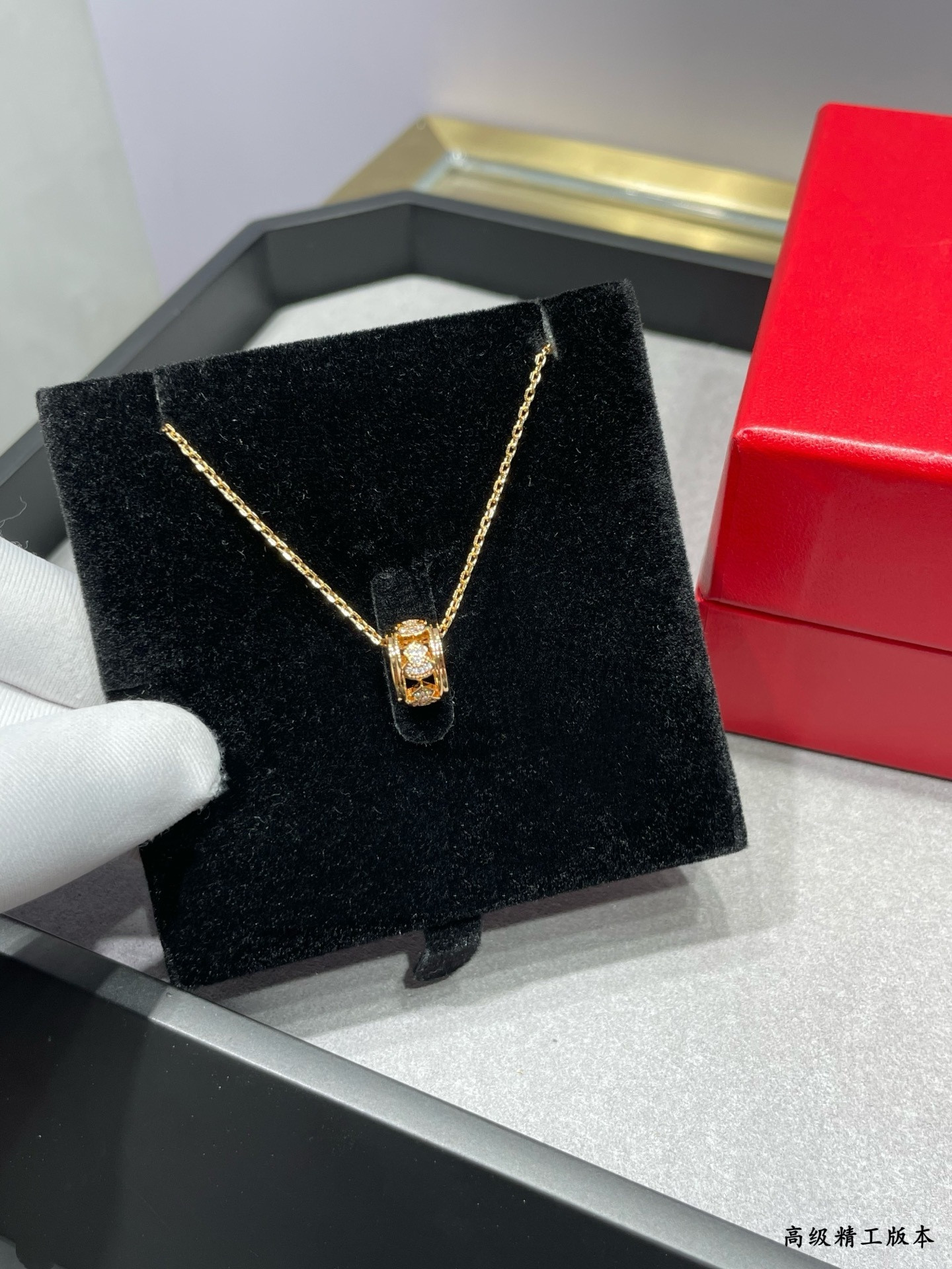 Qeelin Circle Gourd Necklace