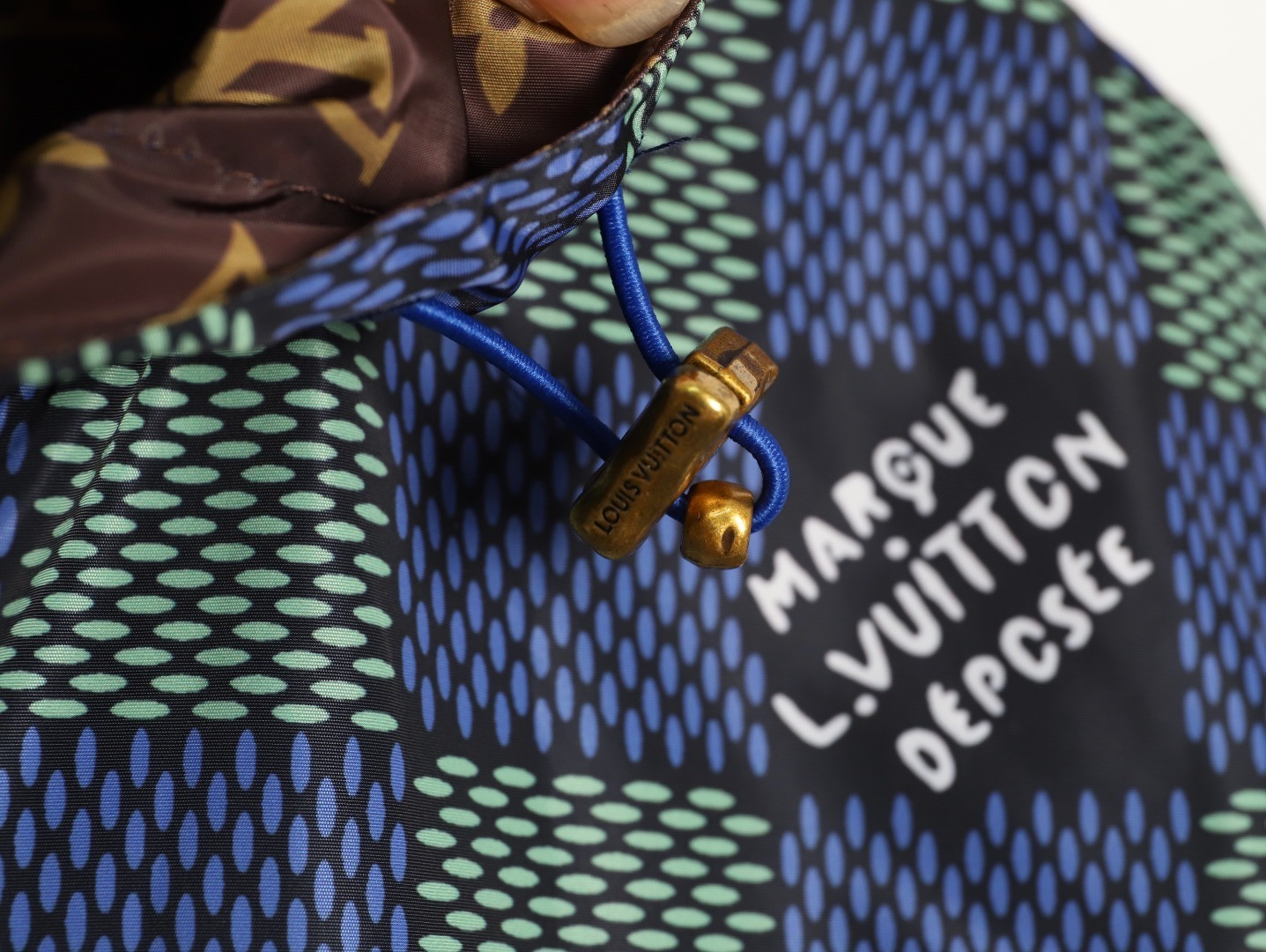 l0*is V*t0n 25ss reversible jacket