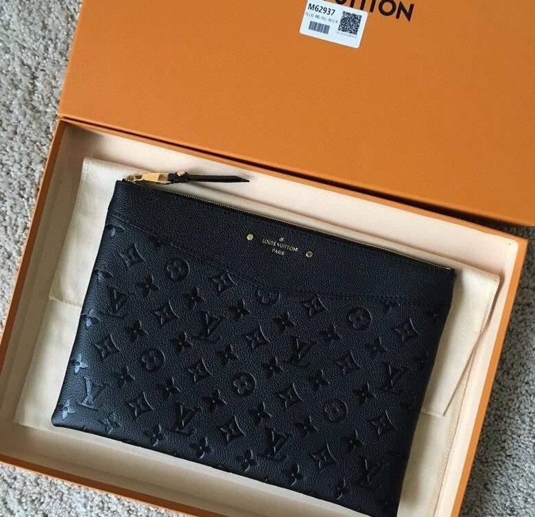LV DAILY POUCH M62937