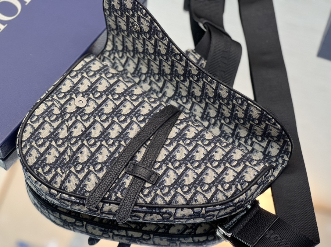 D*or saddle bag beige and black D*or oblique jacquard 26 x 19 x 4.5 cm