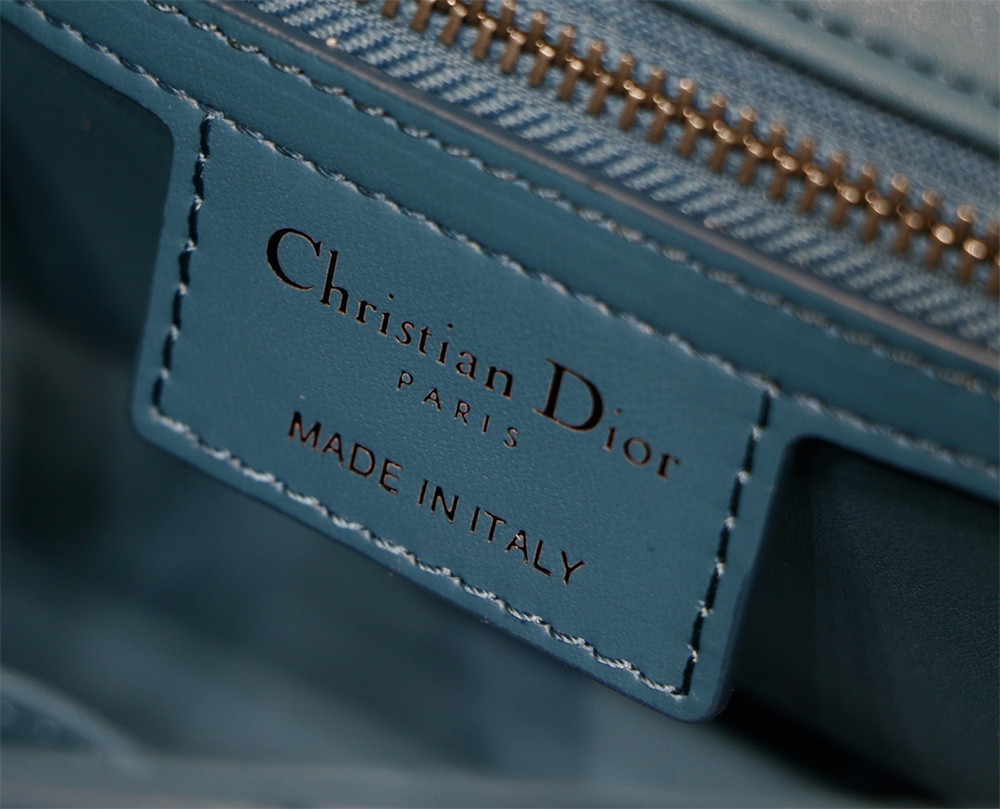 medium d*or caro bag navy S*pple cannage calfskin with silver hardware 25.5 x 15.5 x 8 cm