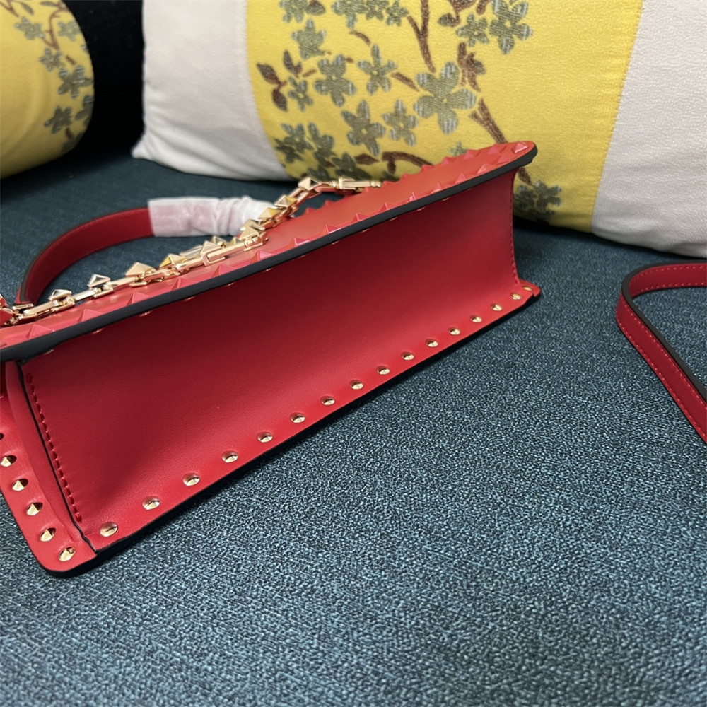 VALENTINO GARAVANI ROCKSTUD23 smooth calfskin handbag Red