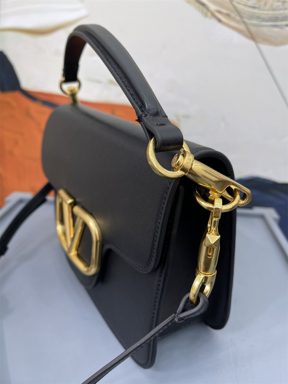 VALENTINO GARAVANI LOCÒ CALFSKIN SHOULDER SMALL BAG BLACK 22 x 16  x 7 cm