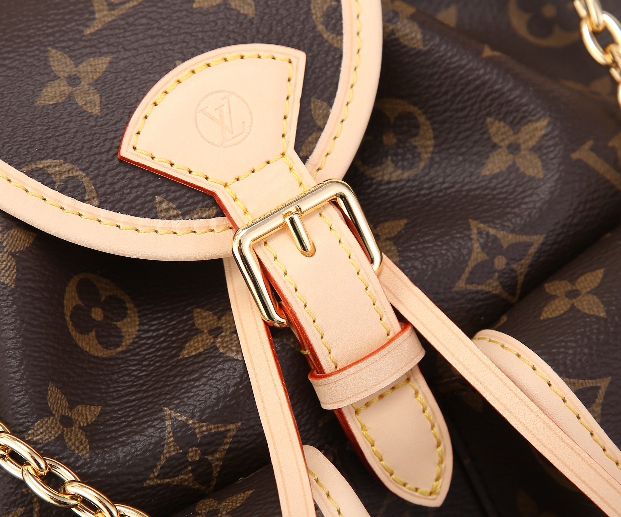 LV Excursion PM M46932 8.3 x 9.1 x 3.9 inches