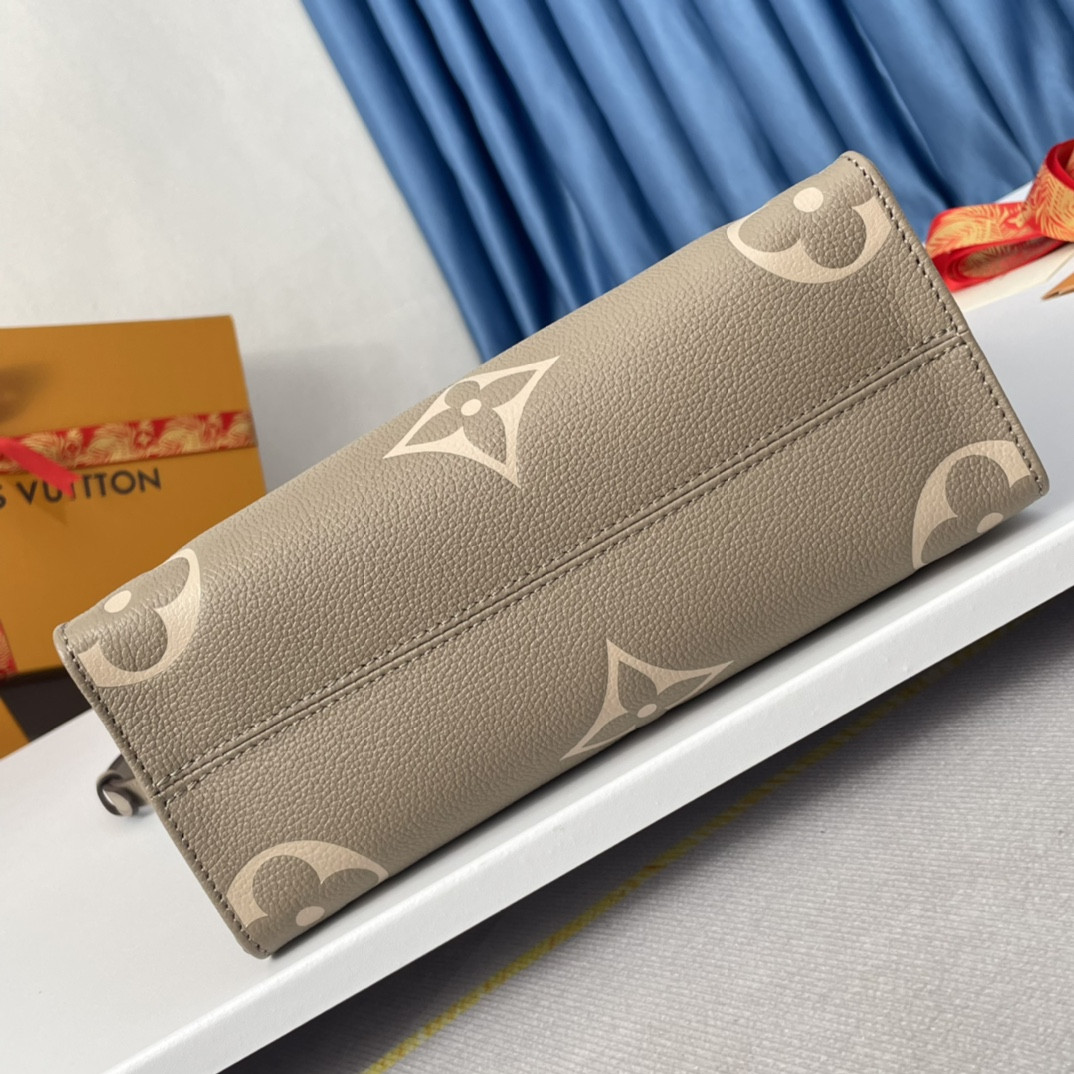 LV M45779 Onthego PM 9.8 x 7.5 x 4.5 inches