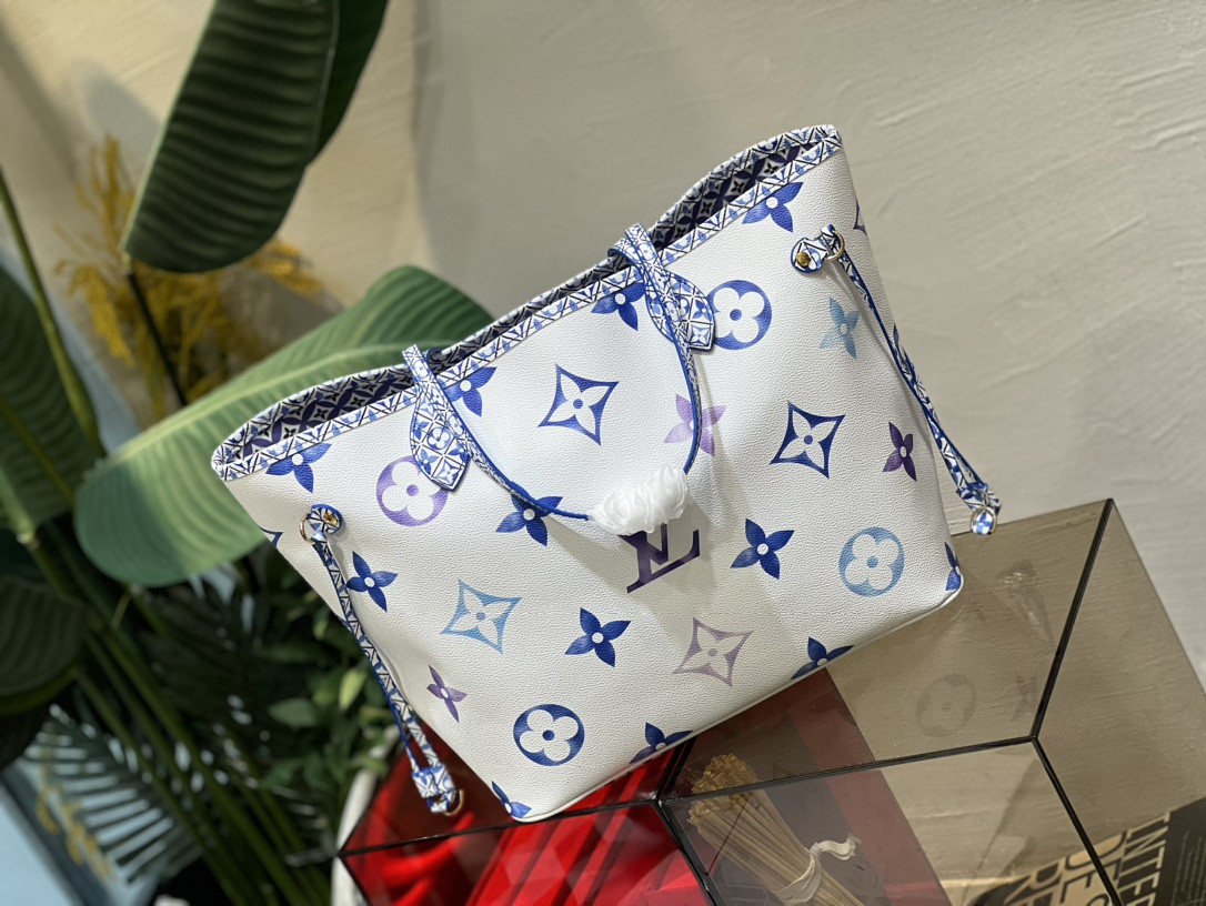 LV M22979 Neverfull MM 12.6 x 11.4 x 6.7 inches Without Box