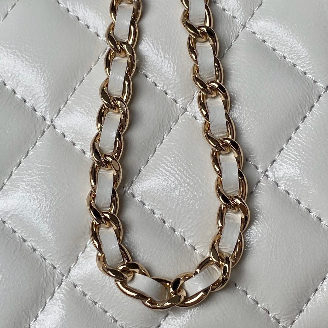 Ch*el 24p chain leather square box shoulder bag white 16x10x8cm