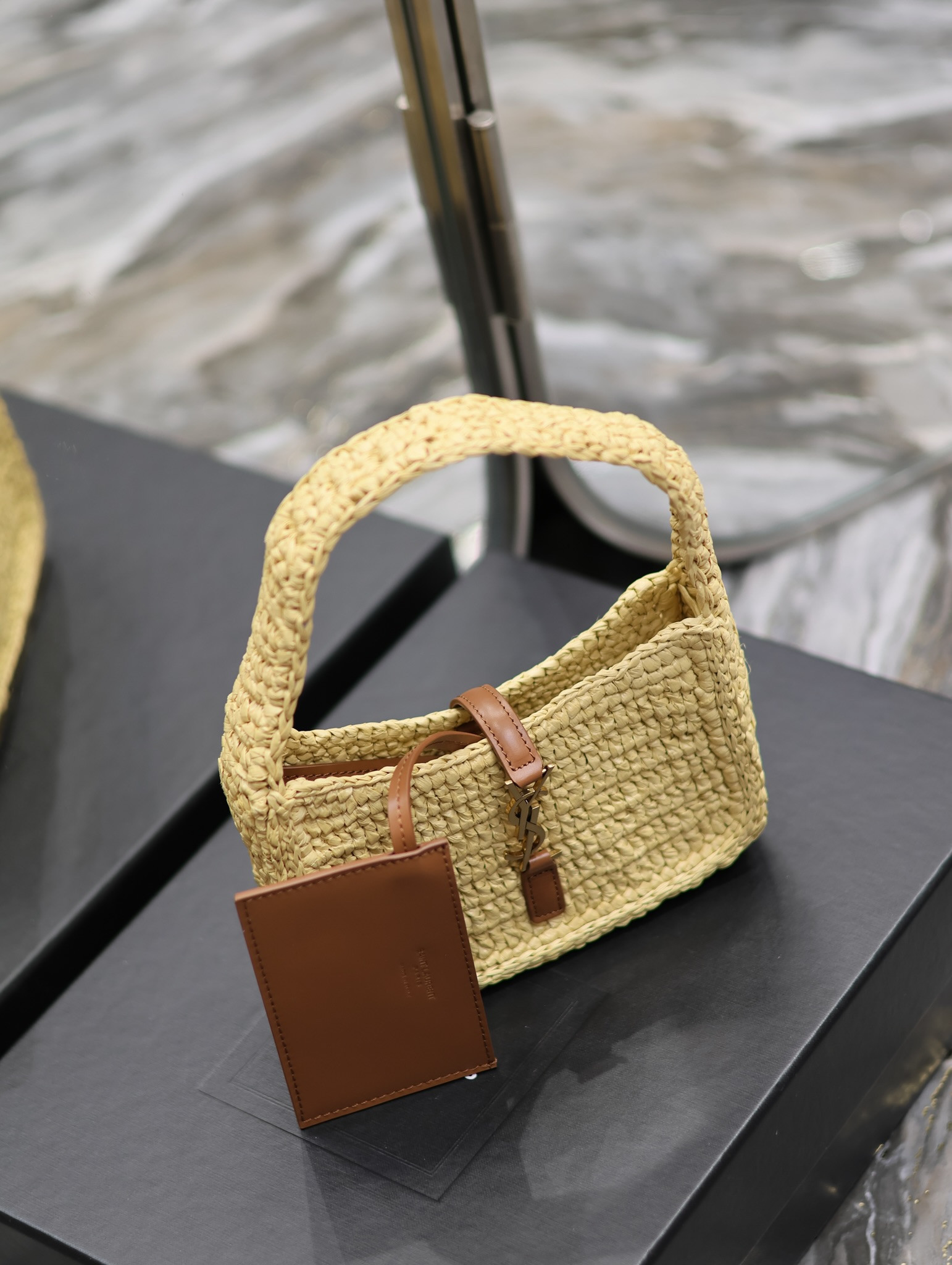 Y*L le 5 À 7 mini in raffia color natural 7.5x4.5x1.8 inches