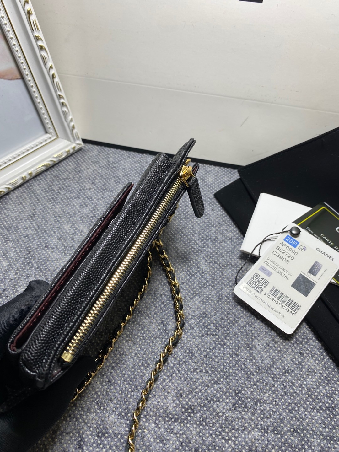 Ch*el long zipped wallet 19-11cm