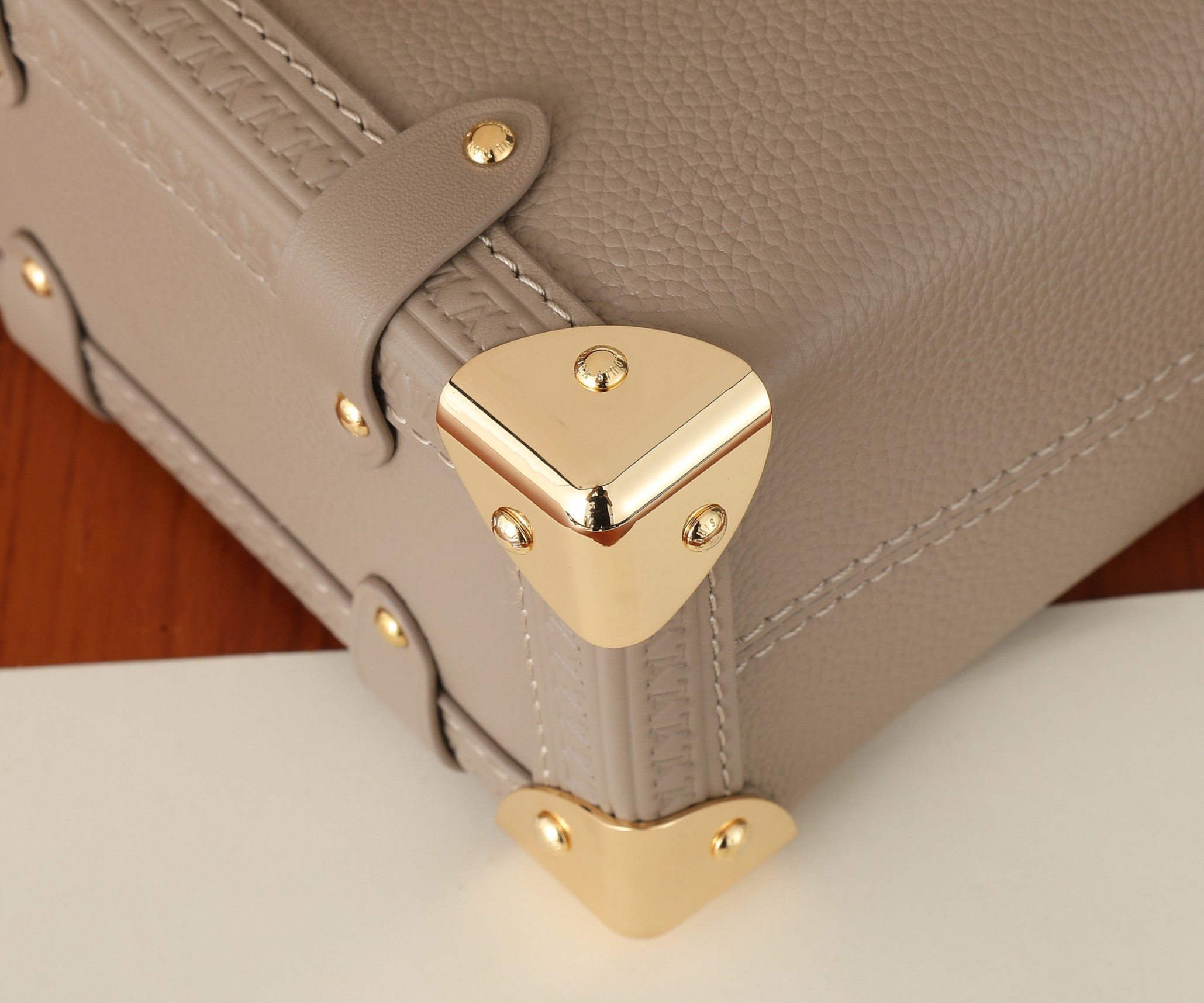 LV Side Trunk MM M25172  8.3 x 5.5 x 2.4 inches