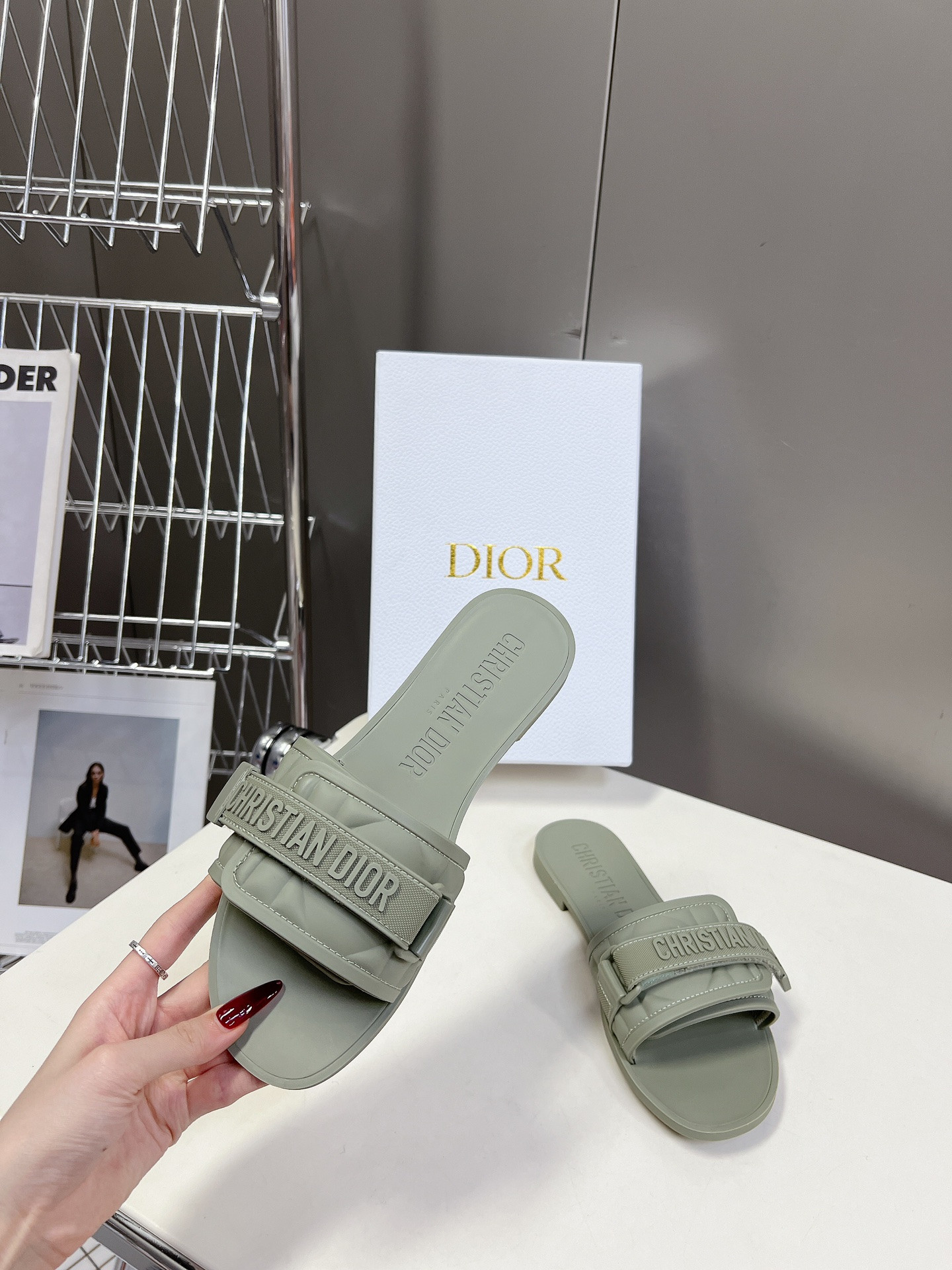 UA Dio(r)evolution Slide