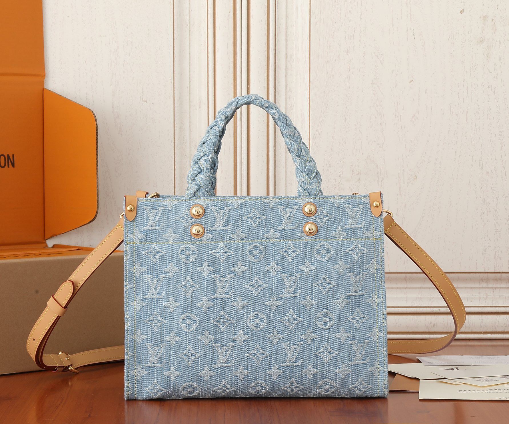 LV Let Go PM M42897 11 x 9.1 x 4.1 in