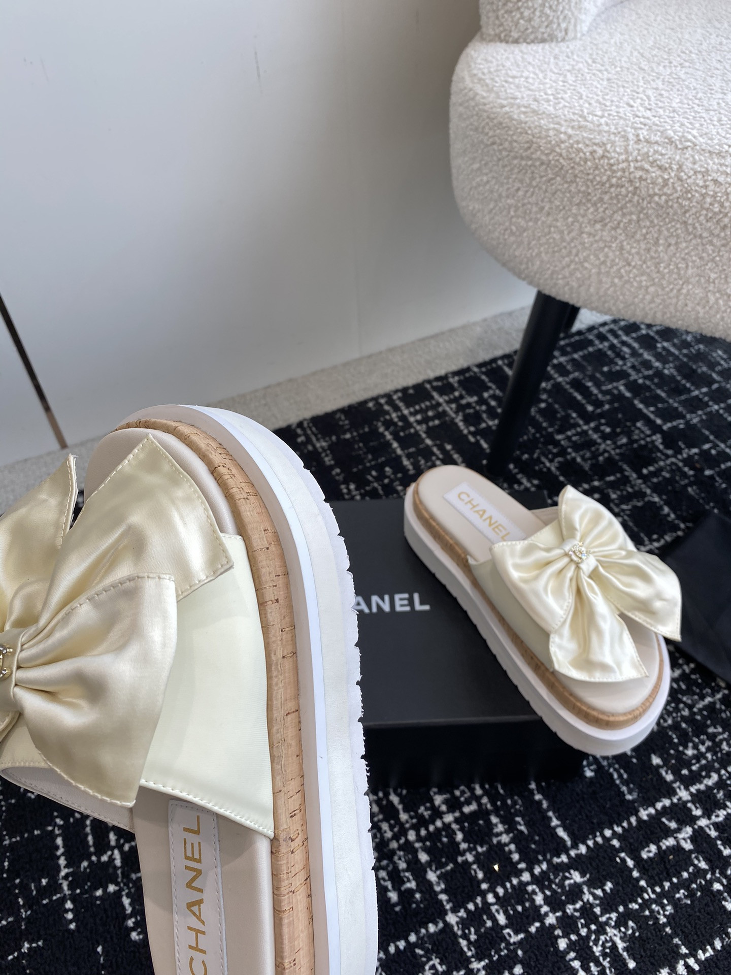 ua Ch*el platform slides