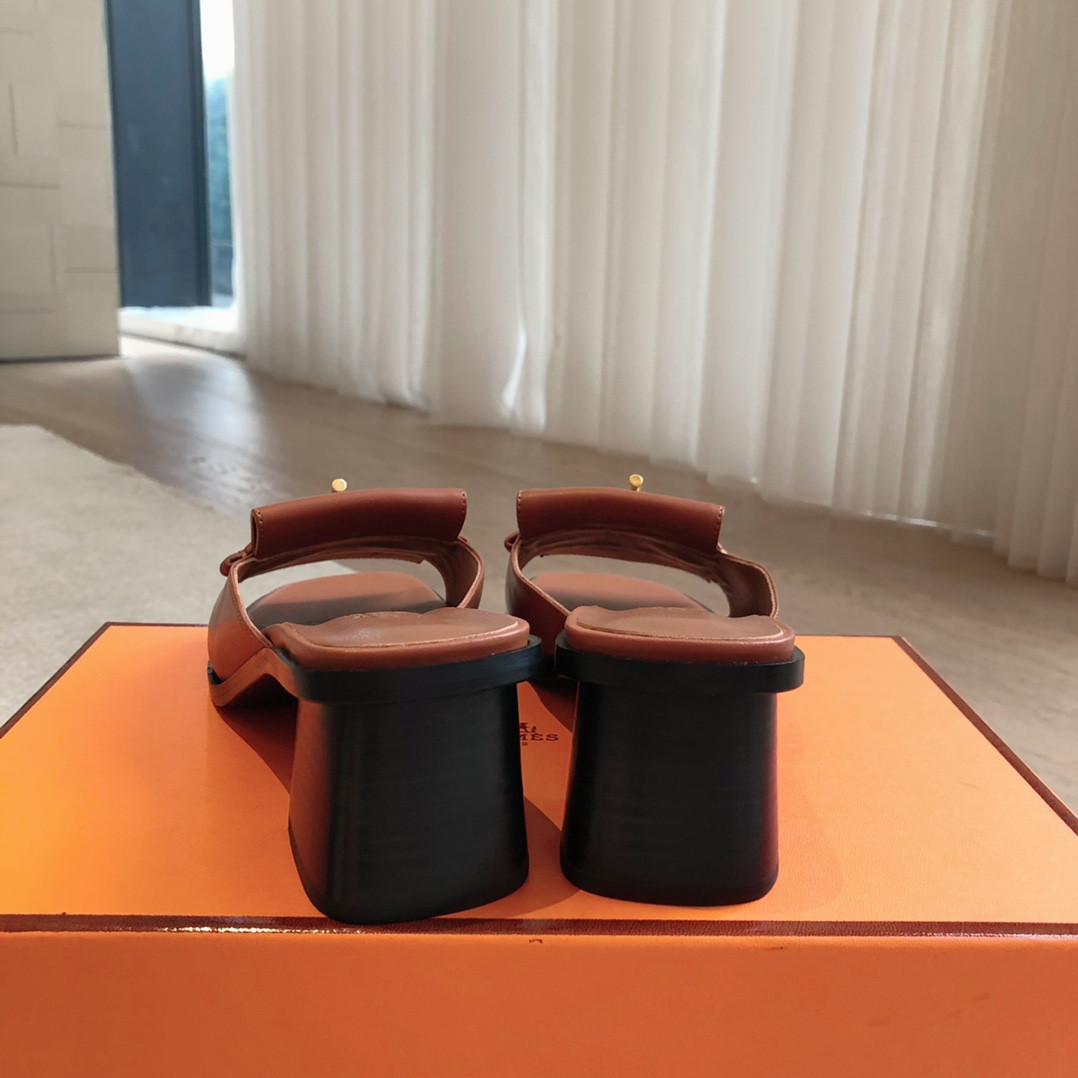 UA Hermès Isle sandal