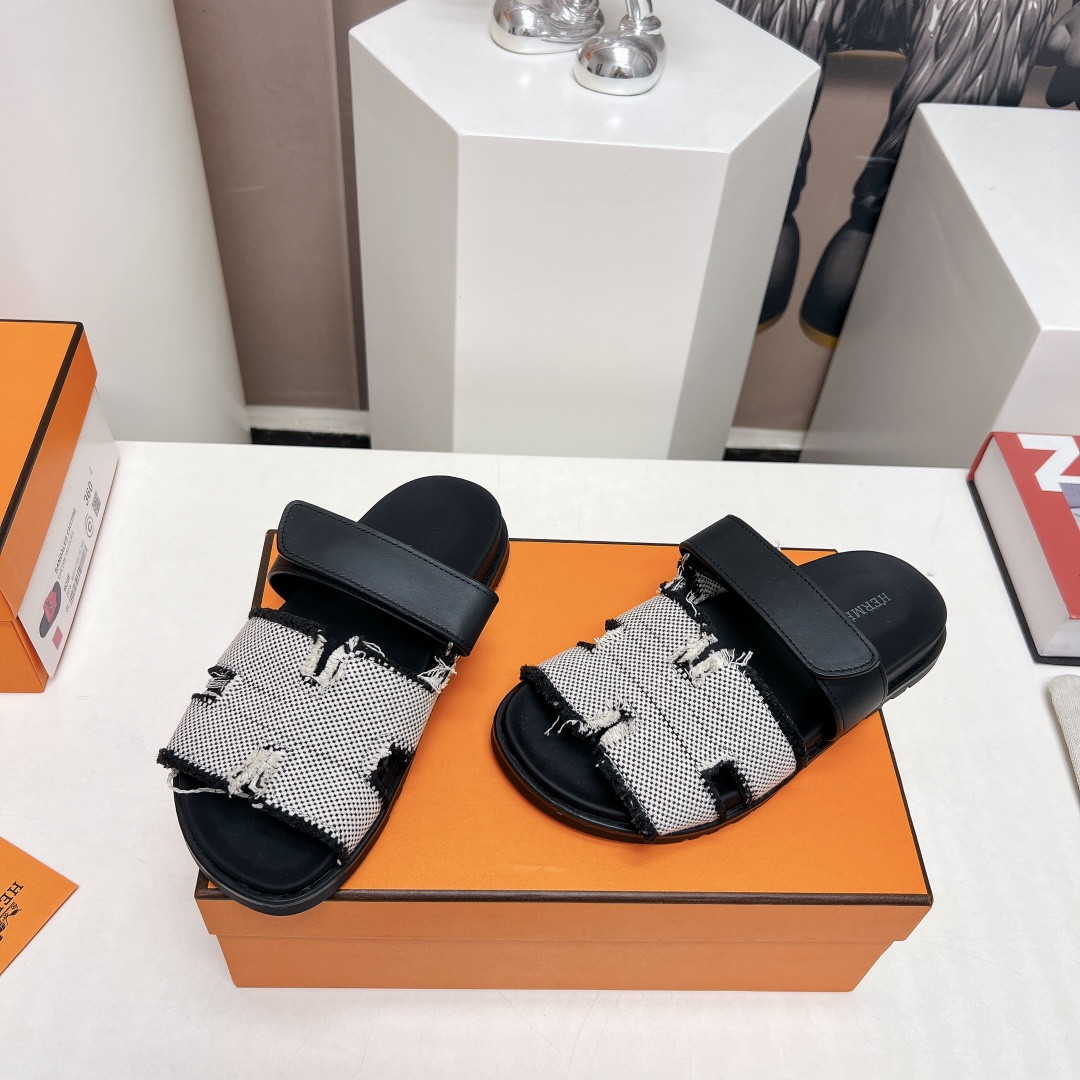 UA Hermès Chypre sandal