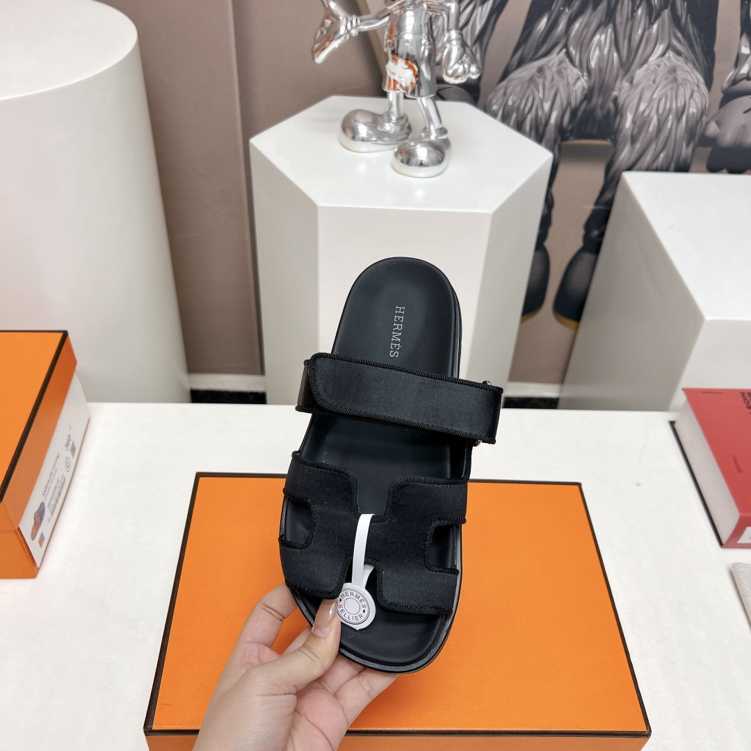 UA Hermès Chypre sandal