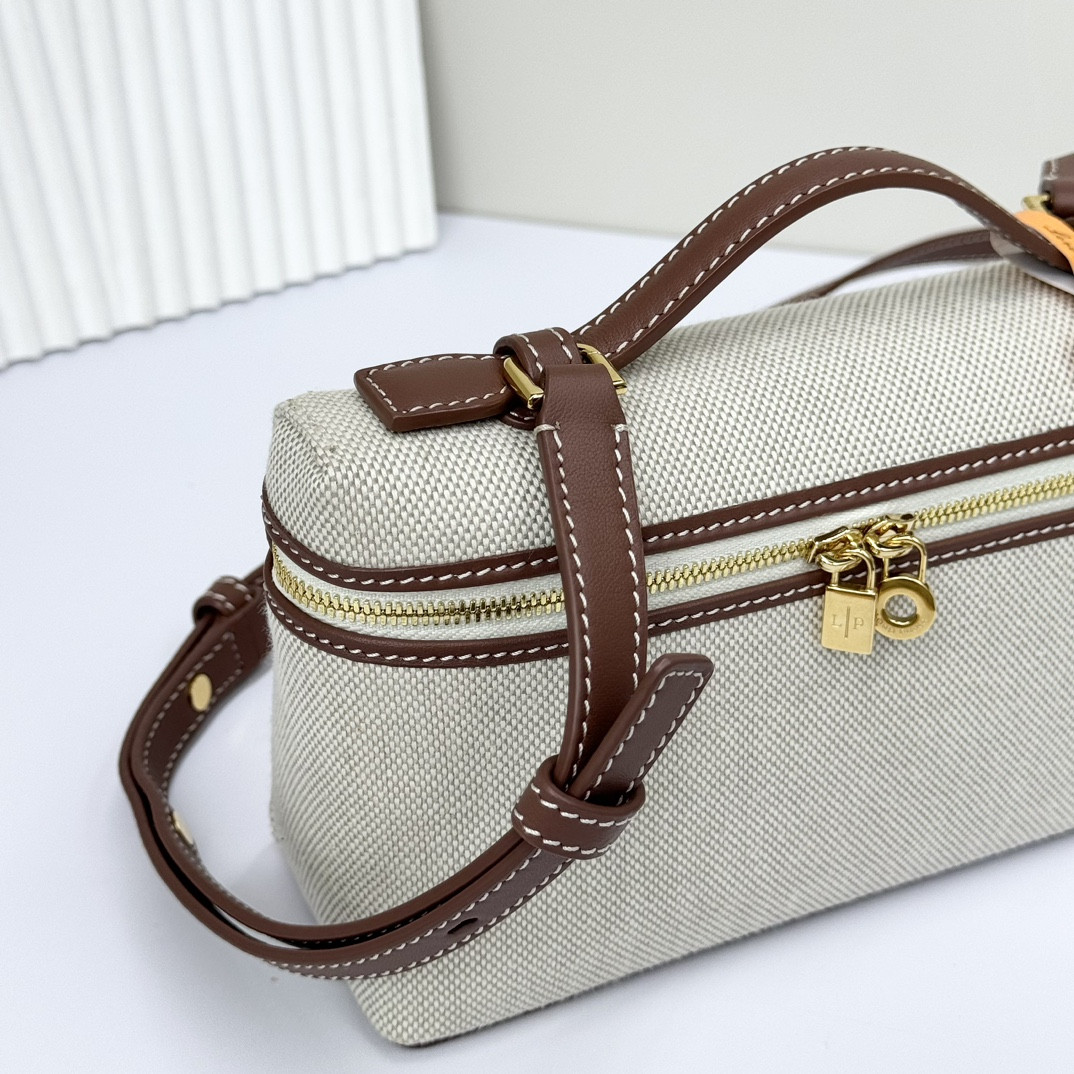 L**o p*ana extra pocket l19  cotton, linen 11 x 19 x 6.5 cm