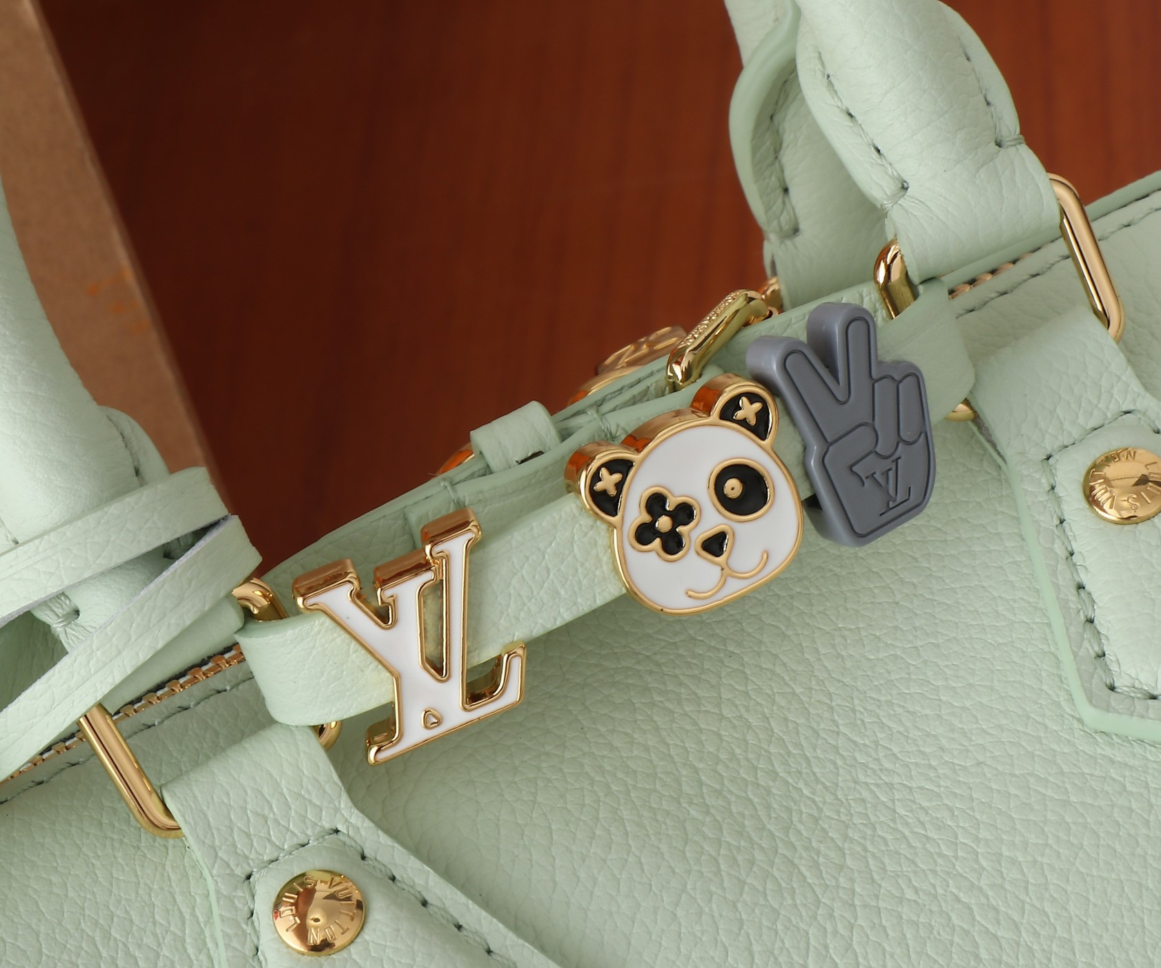 LV Speedy 18 M24605 18x12.5x11CM