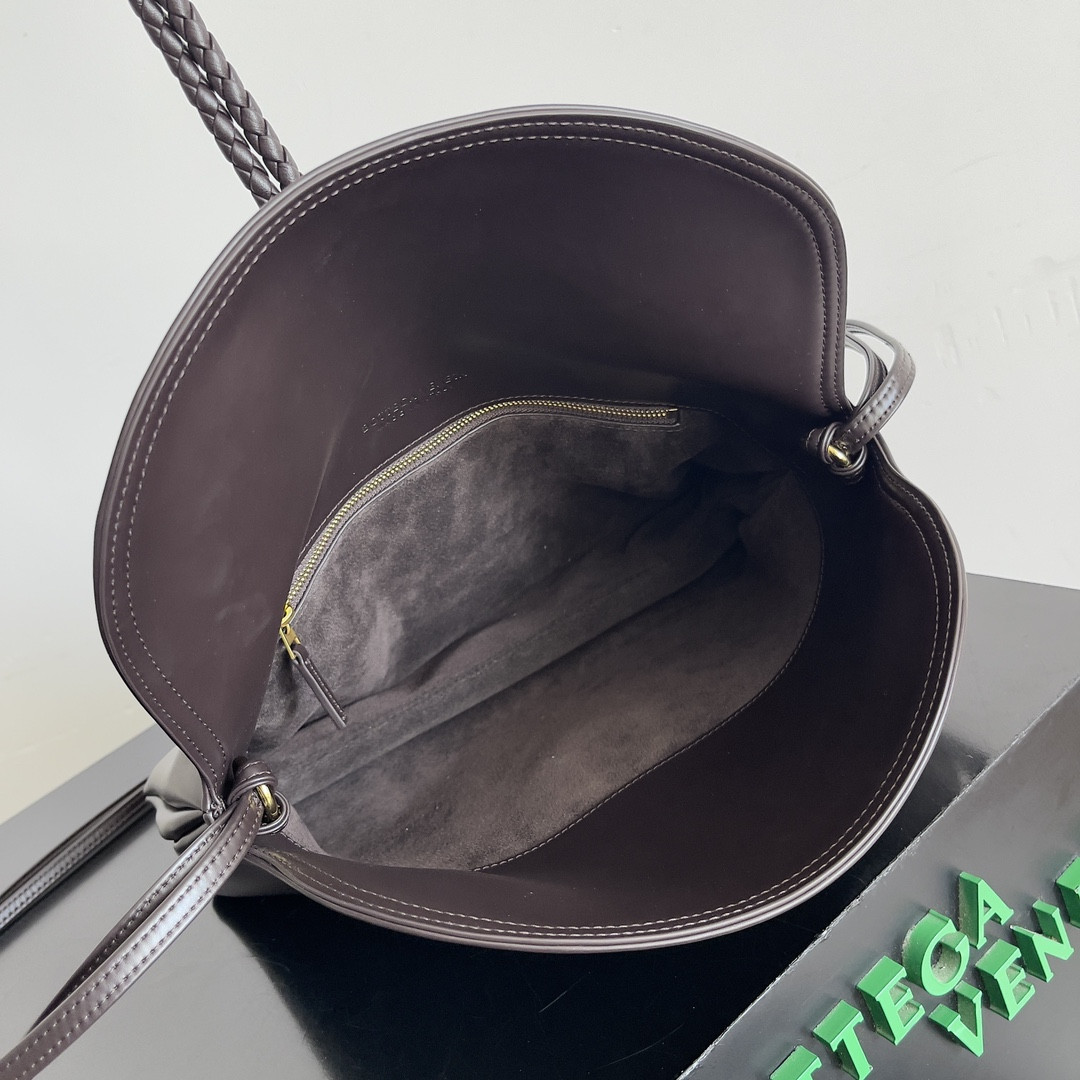 bo*te*ga Ve*ne*ta liberta  23 x 35 x 6cm