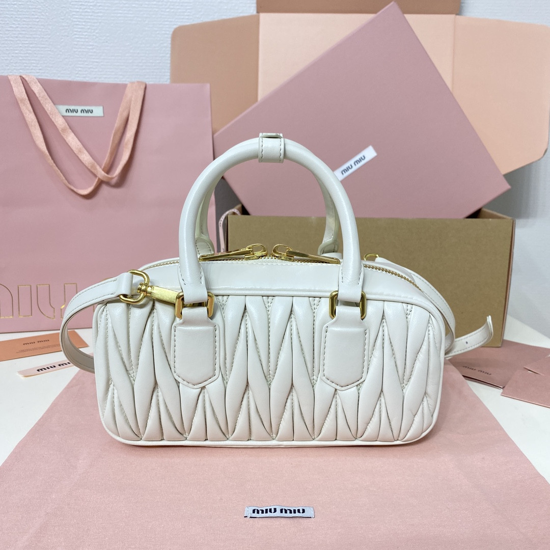 Miu Miu Arcadie matelassé nappa leather bag 22X10.5X7.5cm