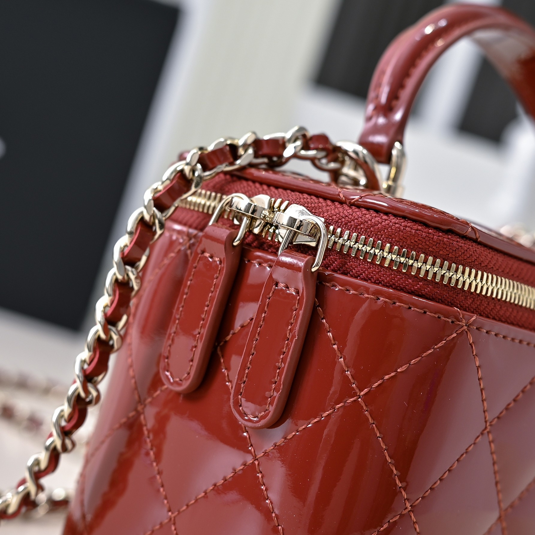 Ch*el long vanity with chain 16.5x10x8cm