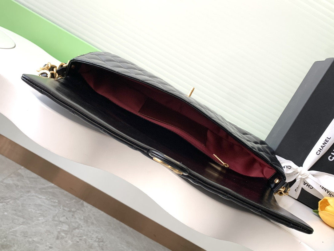 Ch*el baguette clutch 38x18x4cm