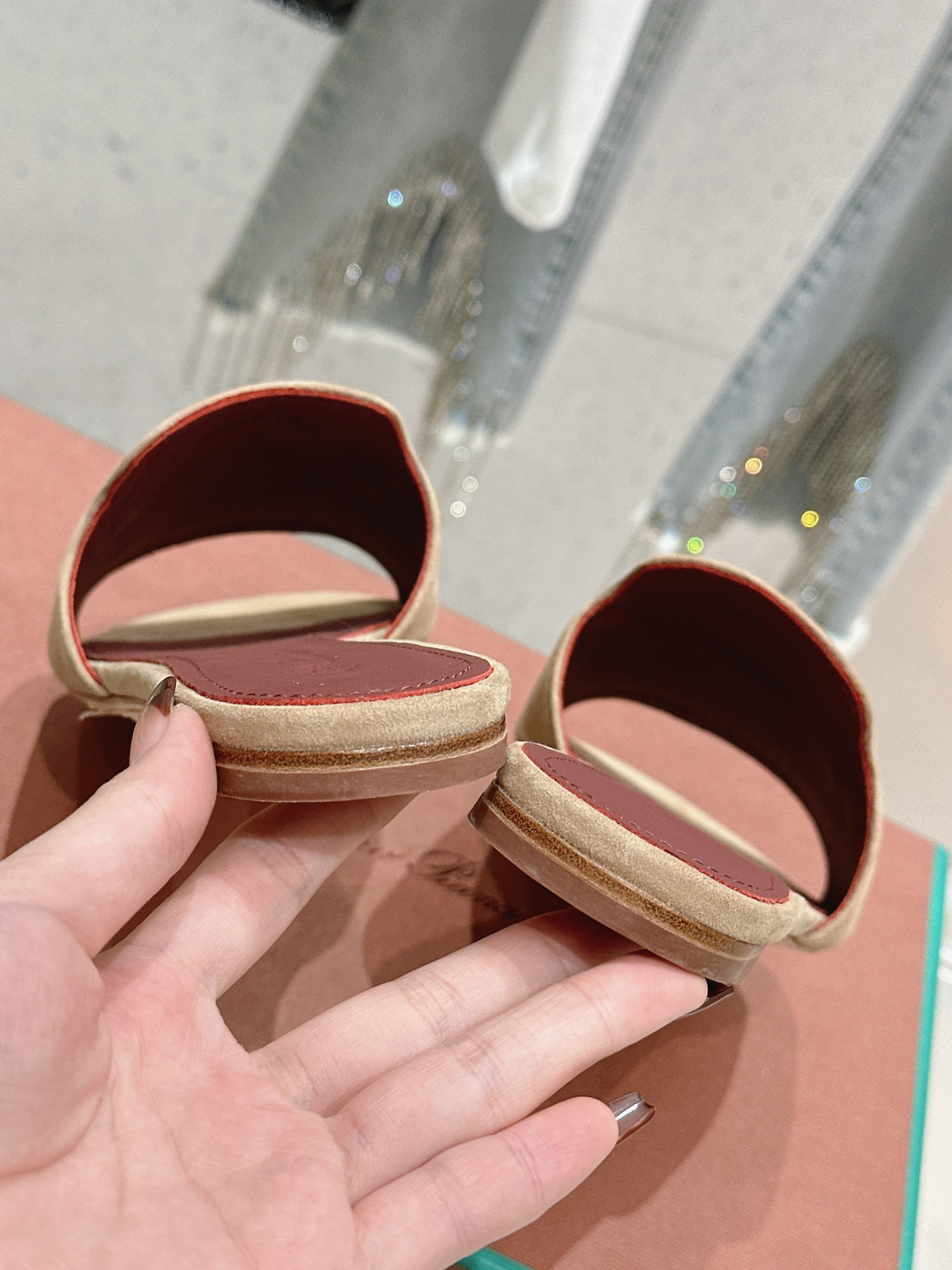 ua L**o p*ana summer charms sandal