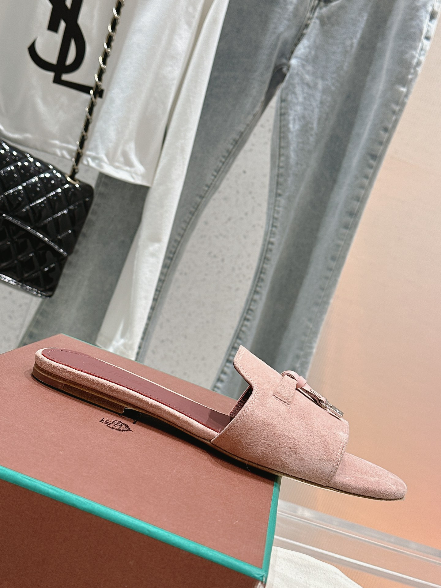 ua L**o p*ana summer charms sandal