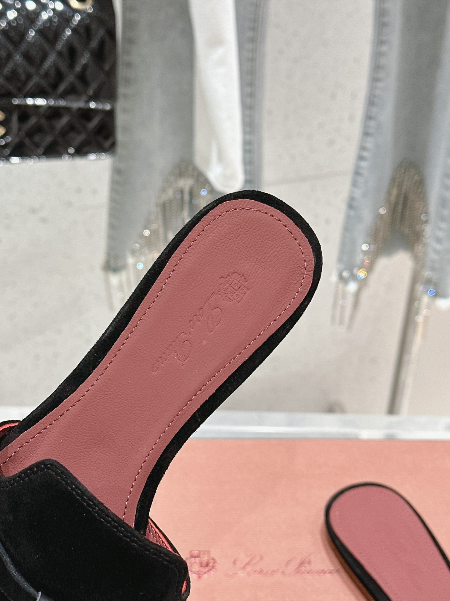 ua L**o p*ana summer charms sandal